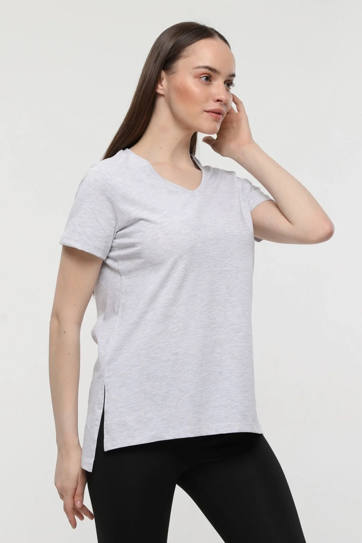 Kadın V Yaka Kısa Kollu Arkası Uzun Regular Fit Basic Tişört Beya