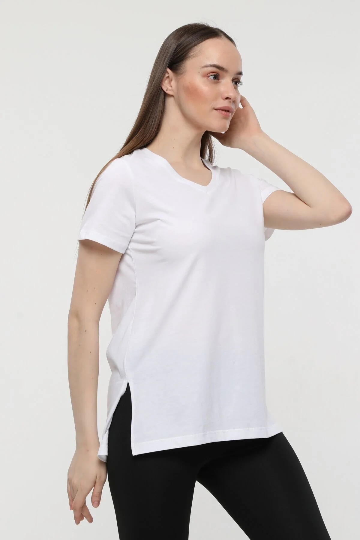 Kadın V Yaka Kısa Kollu Arkası Uzun Regular Fit Basic Tişört Beyaz