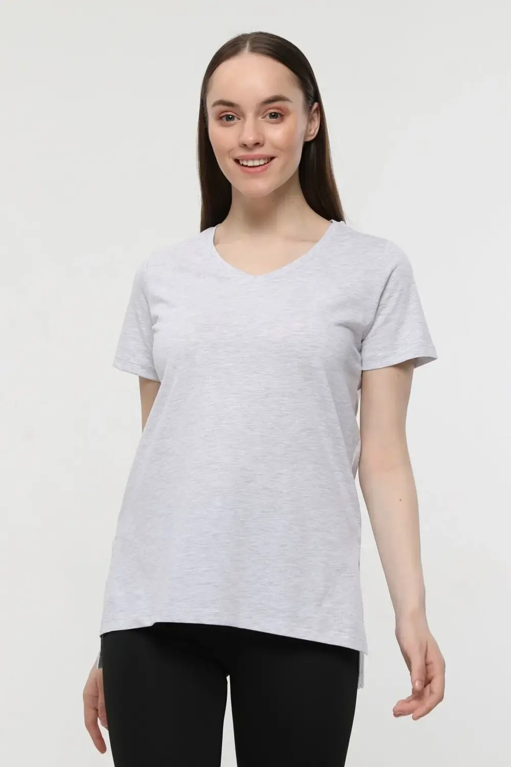 Kadın V Yaka Kısa Kollu Arkası Uzun Regular Fit Basic Tişört Siya