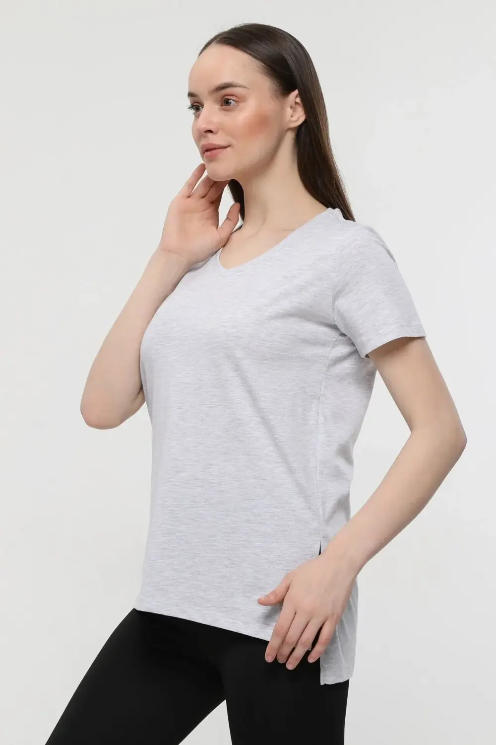 Kadın V Yaka Kısa Kollu Arkası Uzun Regular Fit Basic Tişört Siya