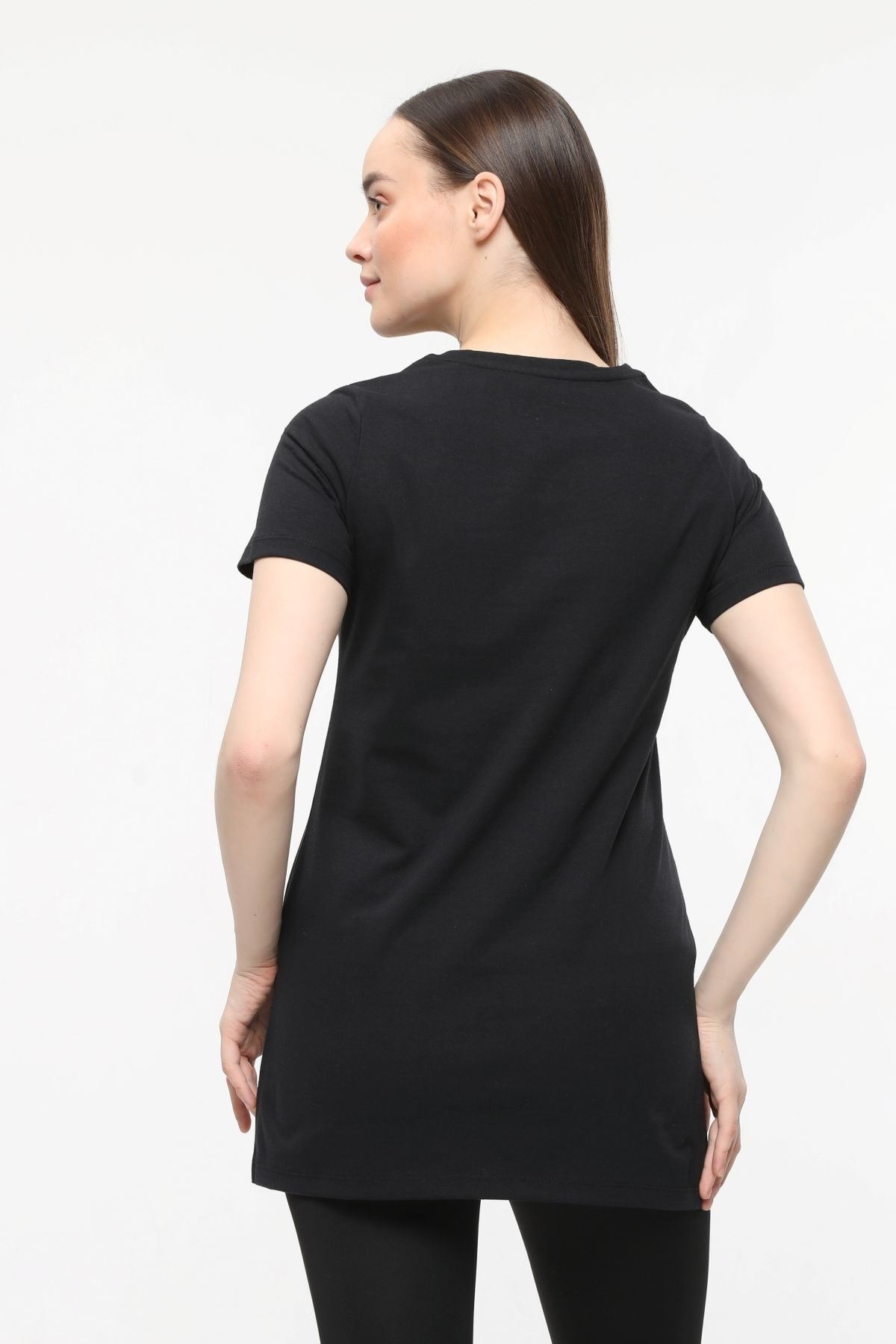 Kadın V Yaka Kısa Kollu Arkası Uzun Regular Fit Basic Tişört Siya