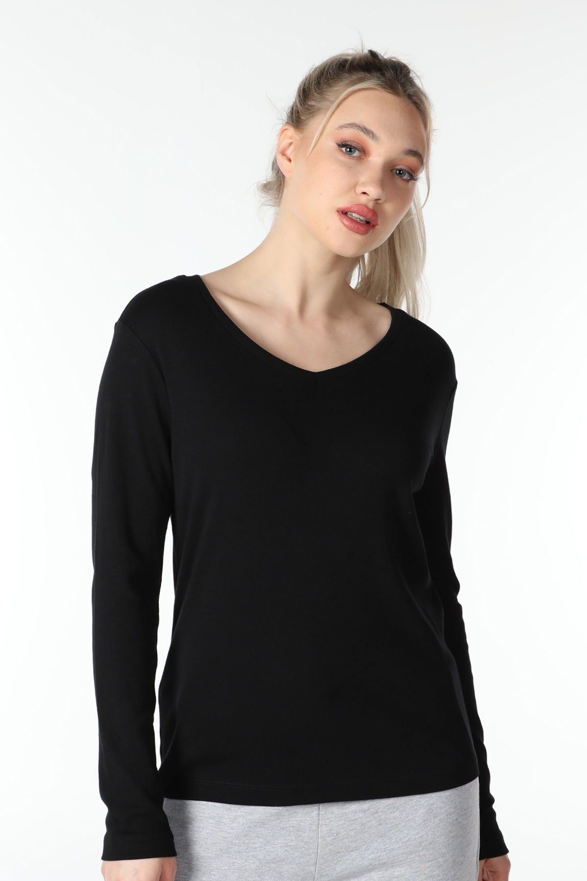 Kadın V Yaka Uzun Kollu Regular Fit Basic Tişört Siyah