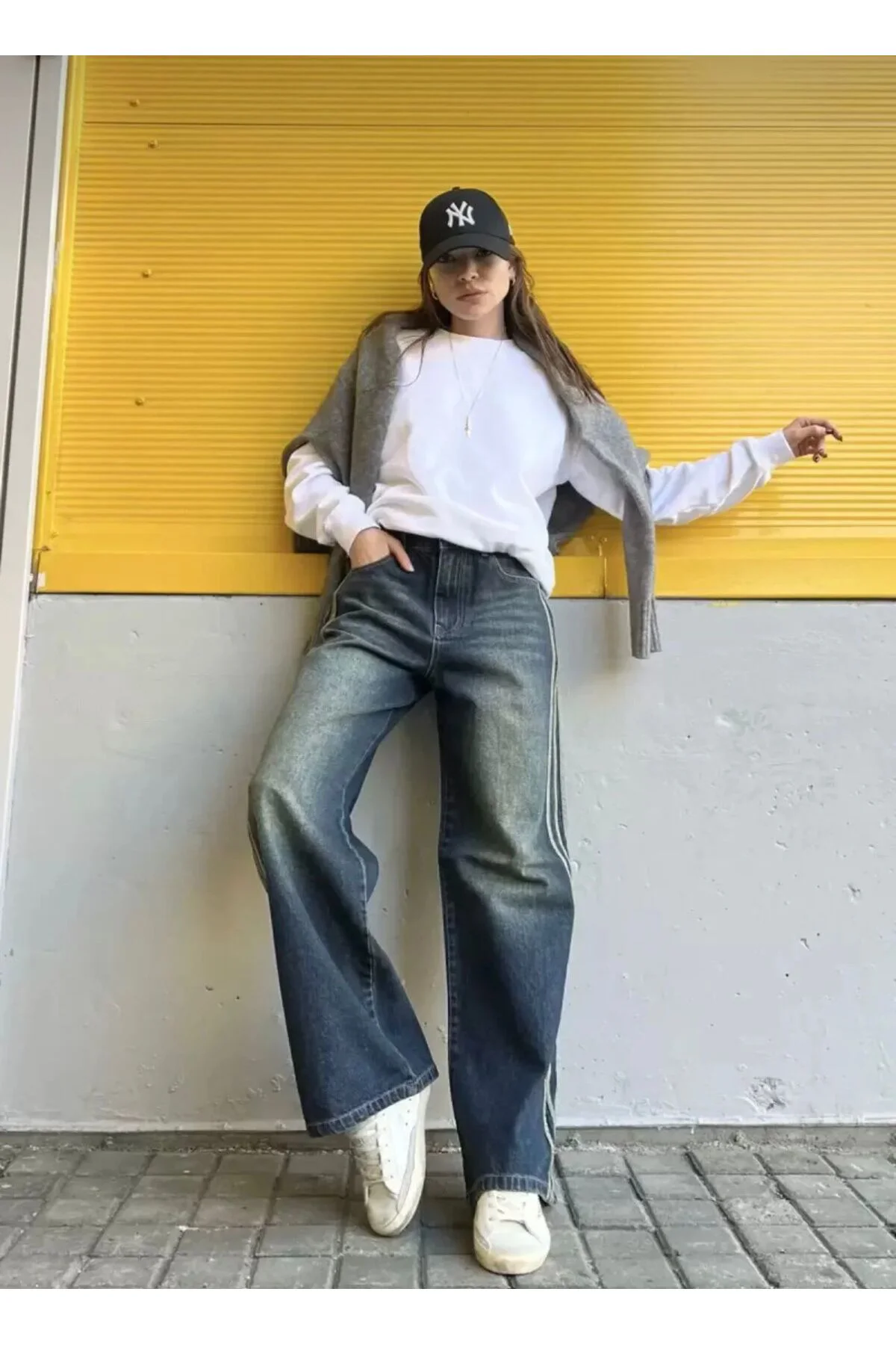KADIN YANI ŞERİT DETAYLI YIKAMALI BAGGY JEAN