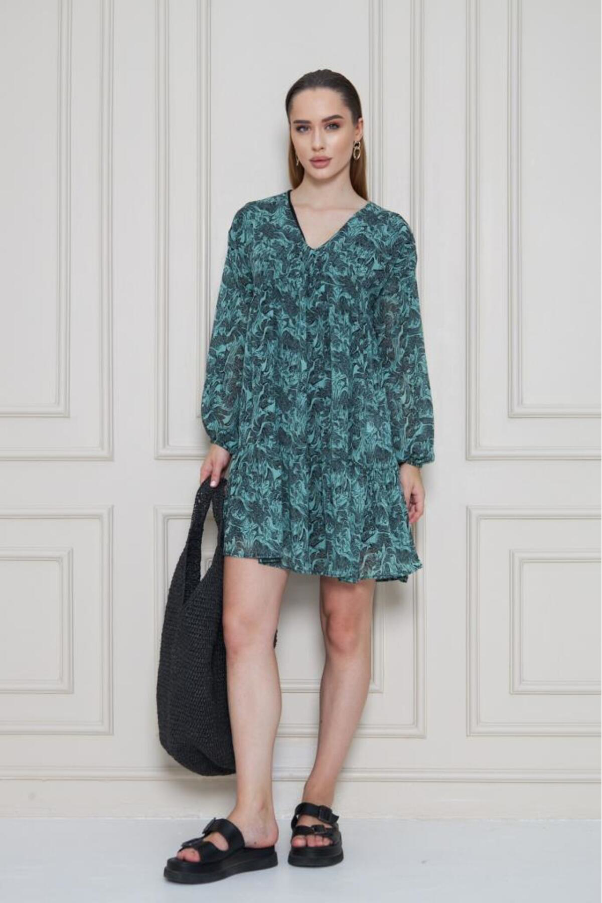 Pasaklı Giyim Kadın Yeni Sezon Astarlı Yeşil Şifon Uzun Kol V Yaka Mini Yazlık