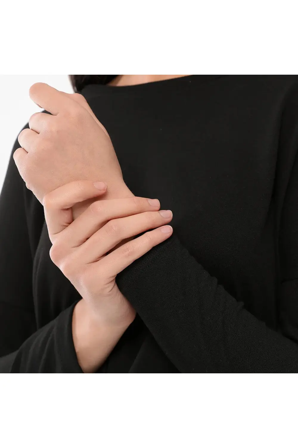 Kadın Yırtmaç Detaylı Uzun Kollu Tişört