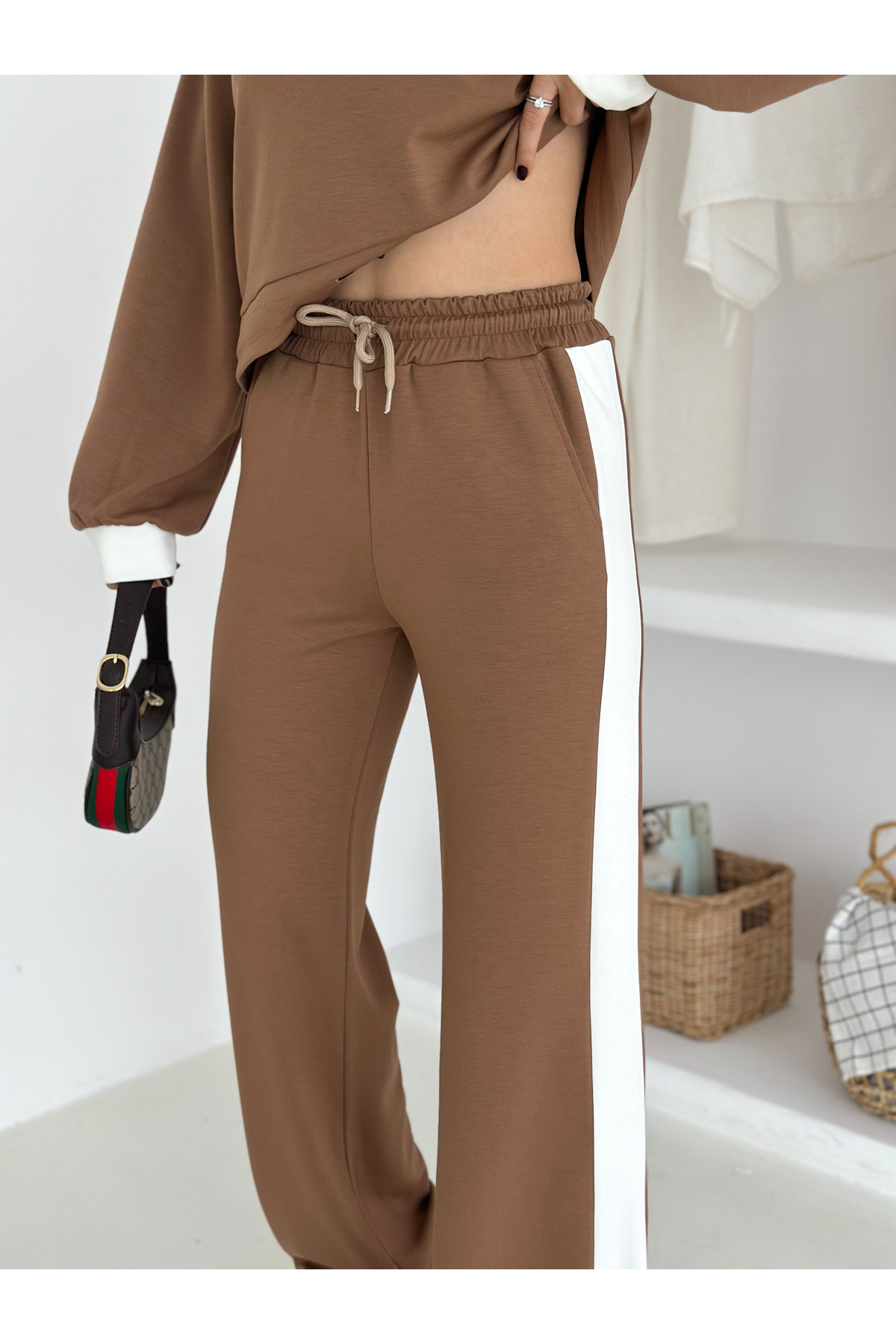 Fiolin Kadın Yumuşak Doku Rahat Modal Kumaş Devrik Yaka Eşofman Takımı