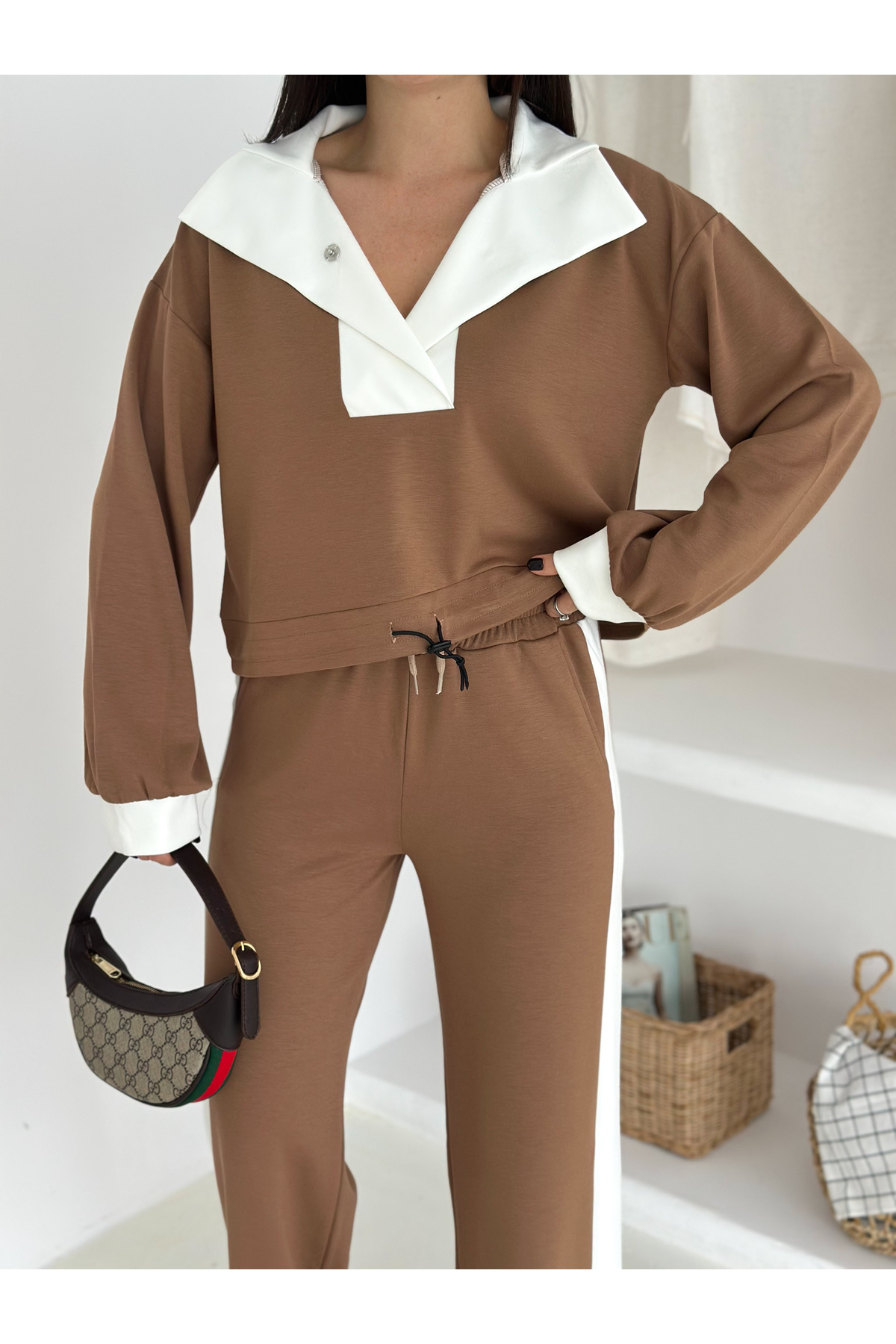 Fiolin Kadın Yumuşak Doku Rahat Modal Kumaş Devrik Yaka Eşofman Takımı