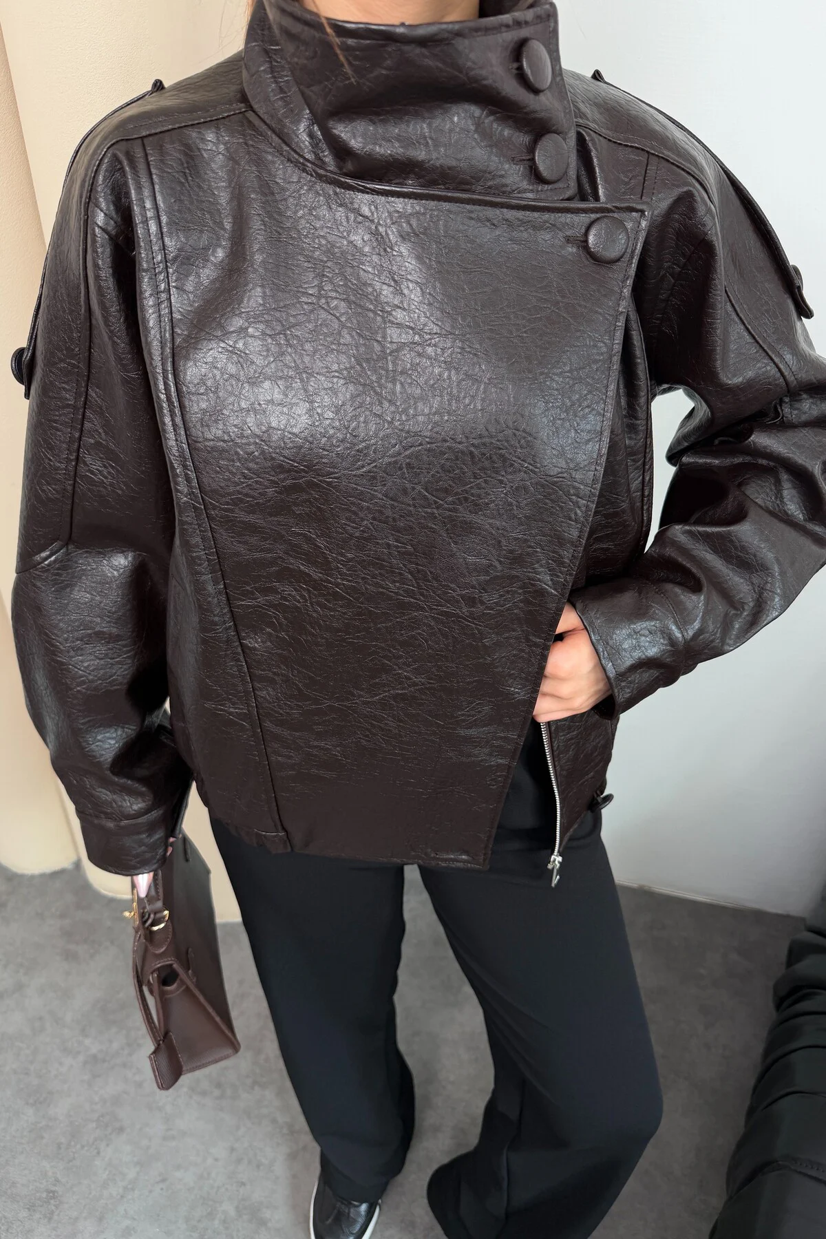 Kadın ZR Model Oversize Viral Yüksek Yaka Acı Kahve Deri Ceket
