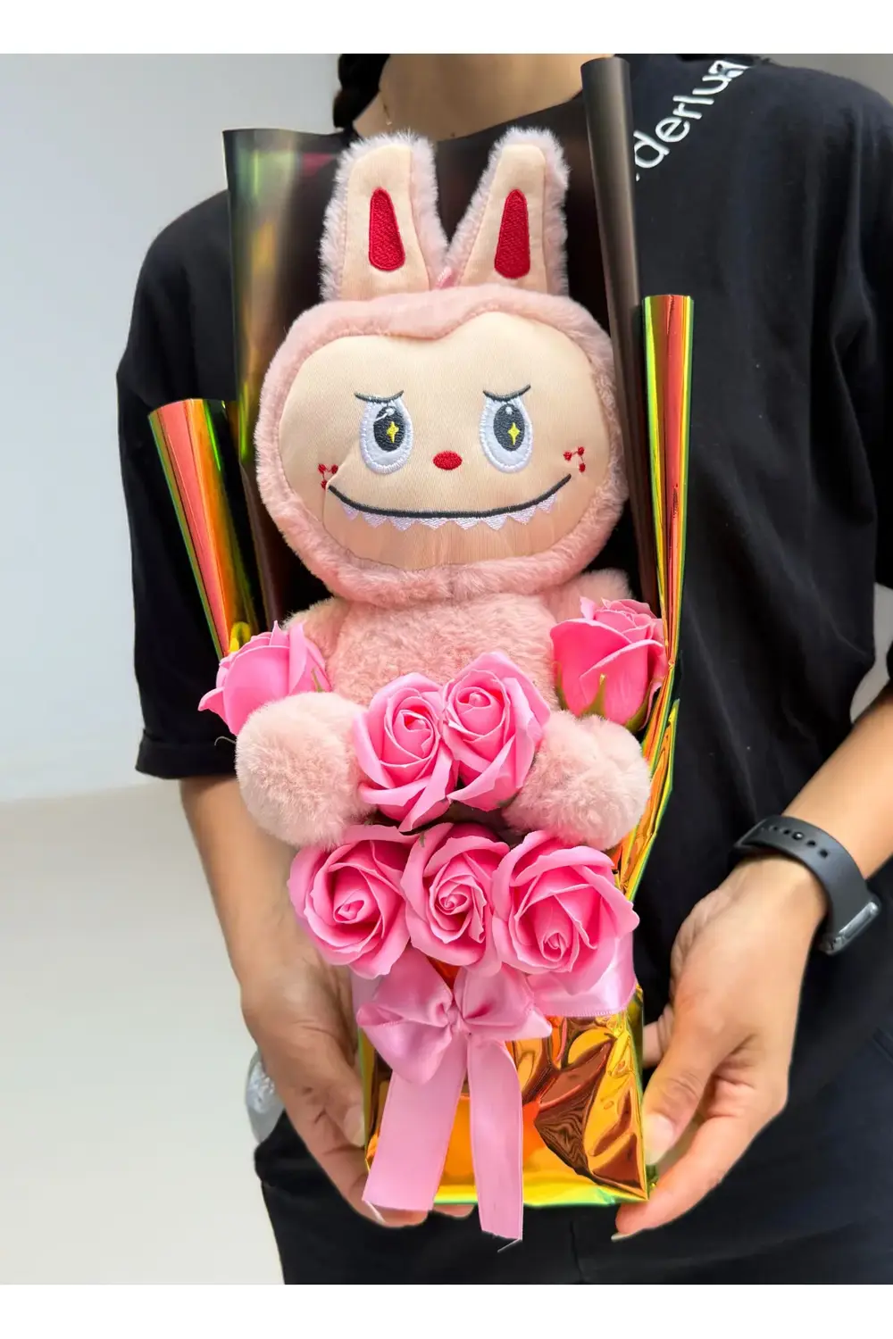Kadina Hediye - Labubulu Pembe Güllü Buket - Sevgiliye Cicek - Ki
