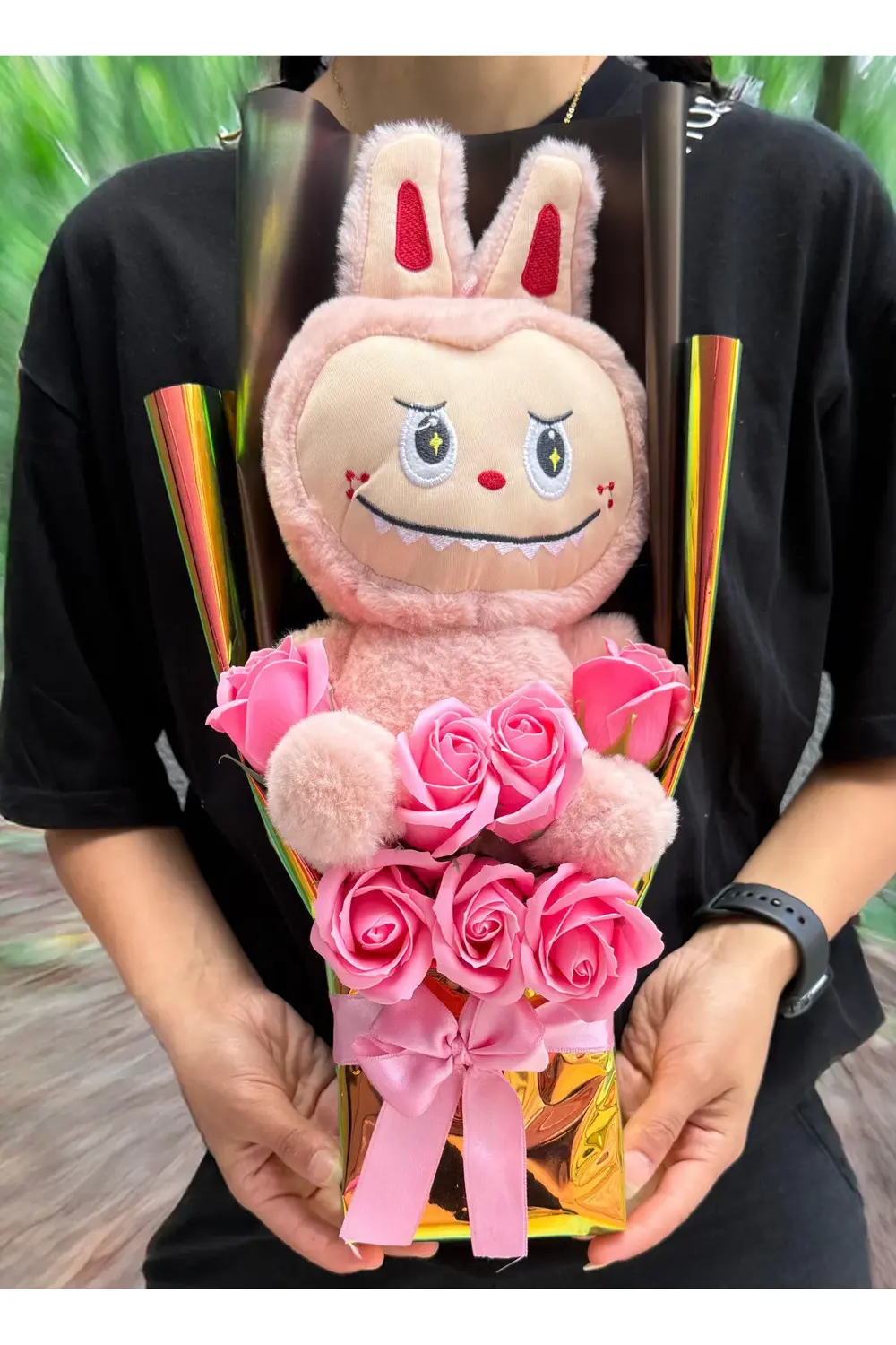 Kadina Hediye - Labubulu Pembe Güllü Buket - Sevgiliye Cicek - Ki