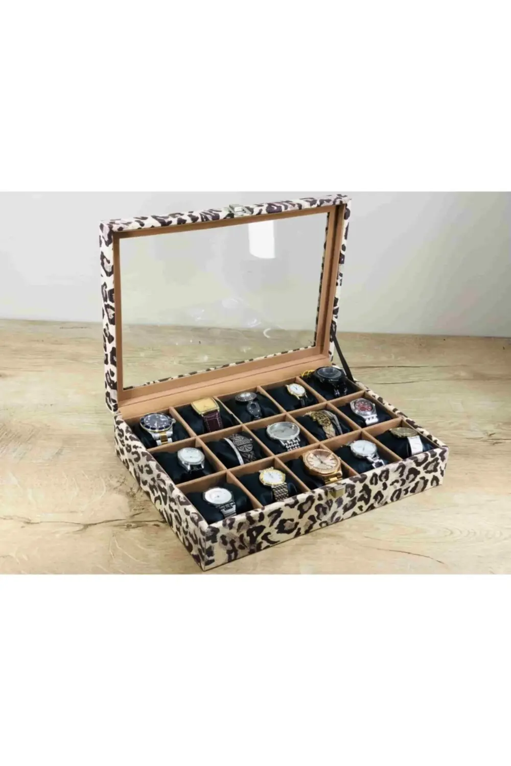 Kadınlara Özel Muhteşem Şık Görünümlü Leopar Desenli Dış Kaplama