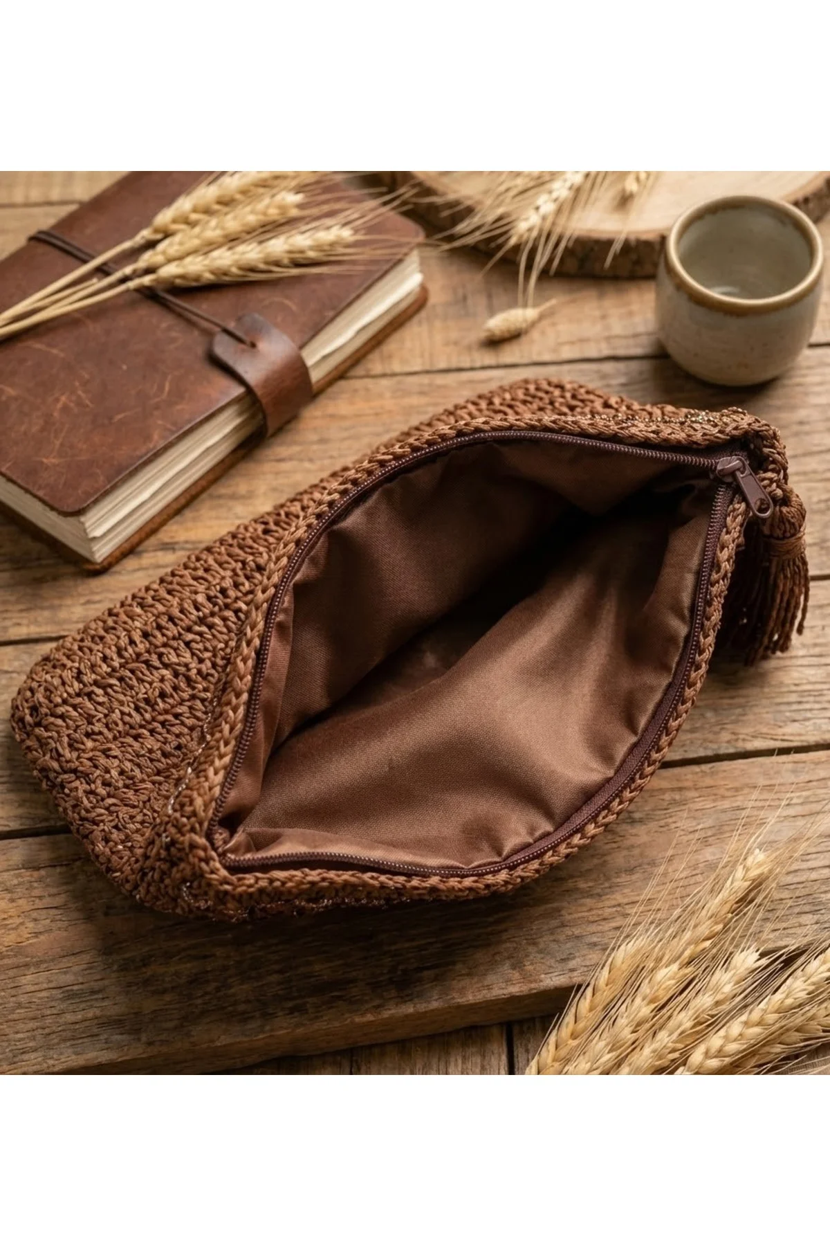 Kağıt İpten El Örgüsü Clutch Kahverengi Püskül Detaylı Astarlı Ça