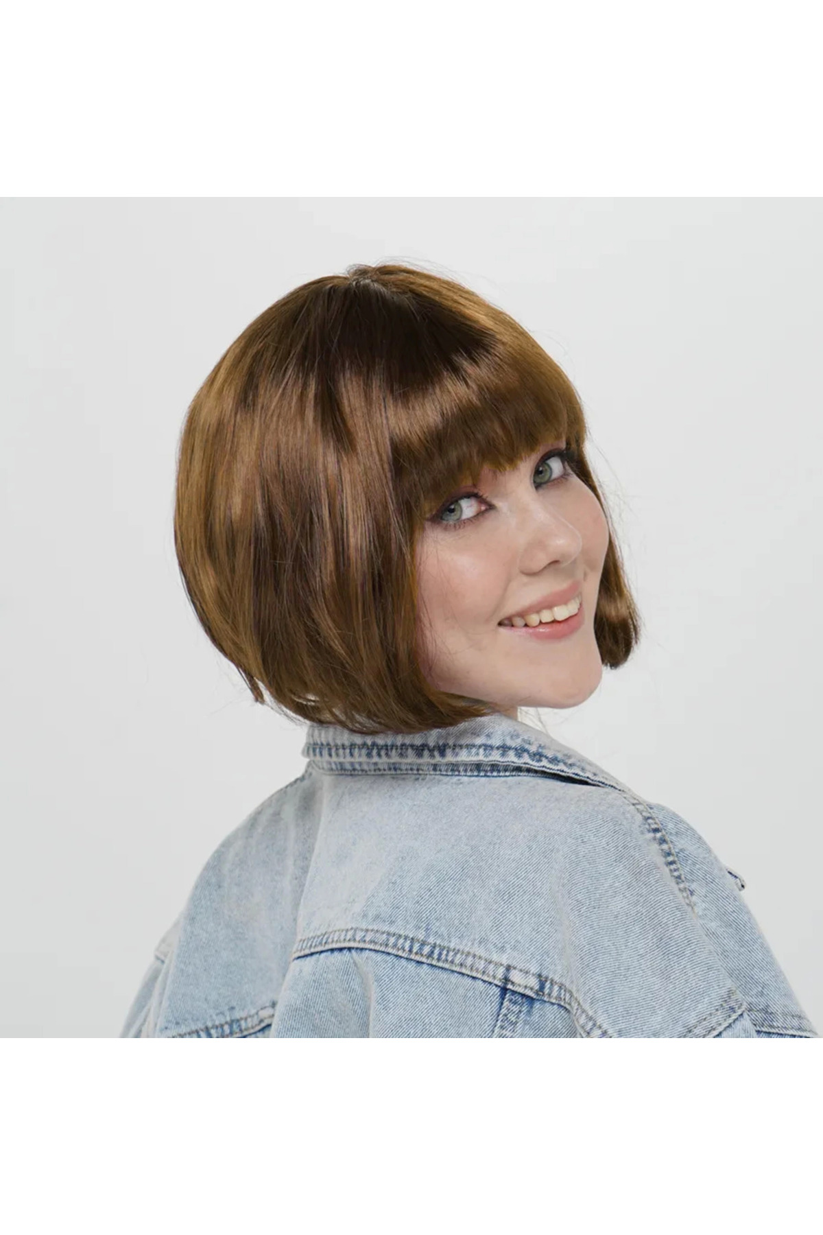 Store Kahve Renk Düz Kesim Küt Parti Peruğu Kısa Takma Saç