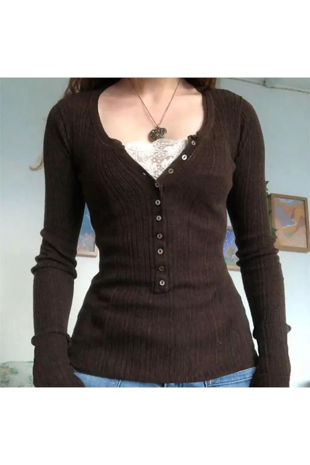 Kahverengi Düğme Detaylı Dantel Yaka Uzun Kollu Bluz