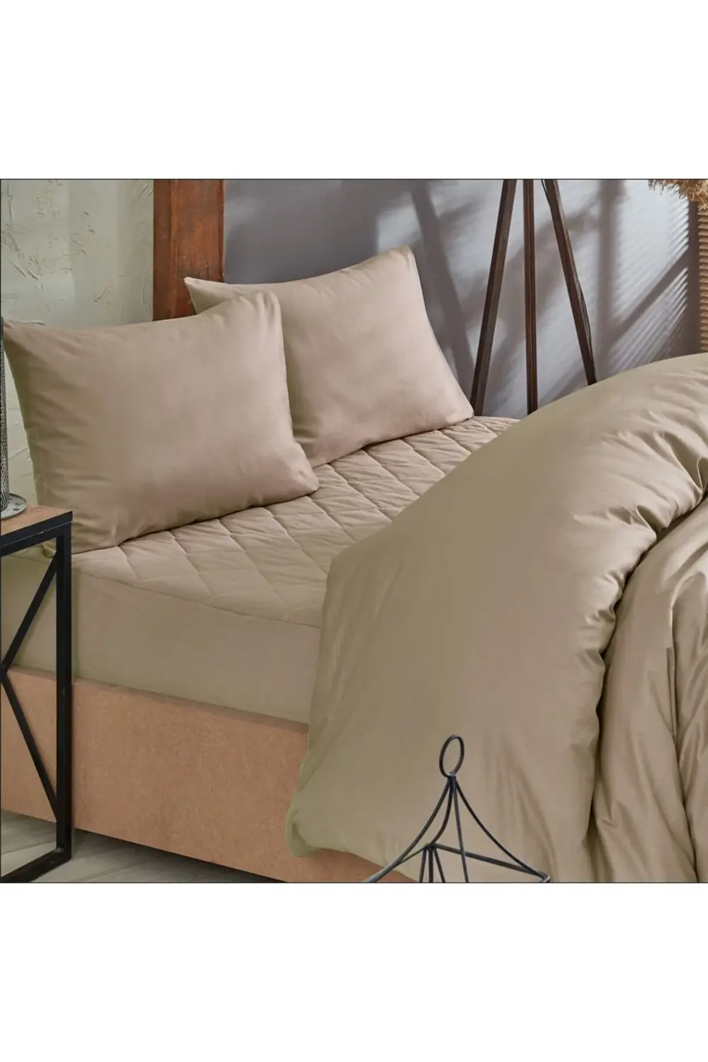 Kahverengi Kapitone Yatak Koruyucu Alez Ve Nevresim Set %100 Pamu