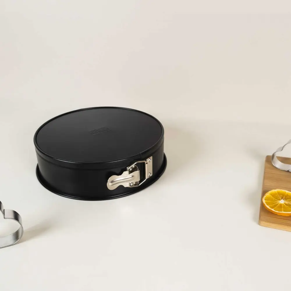 Kaiser Kelepçeli Kek Kalıbı 24 Cm 66621005