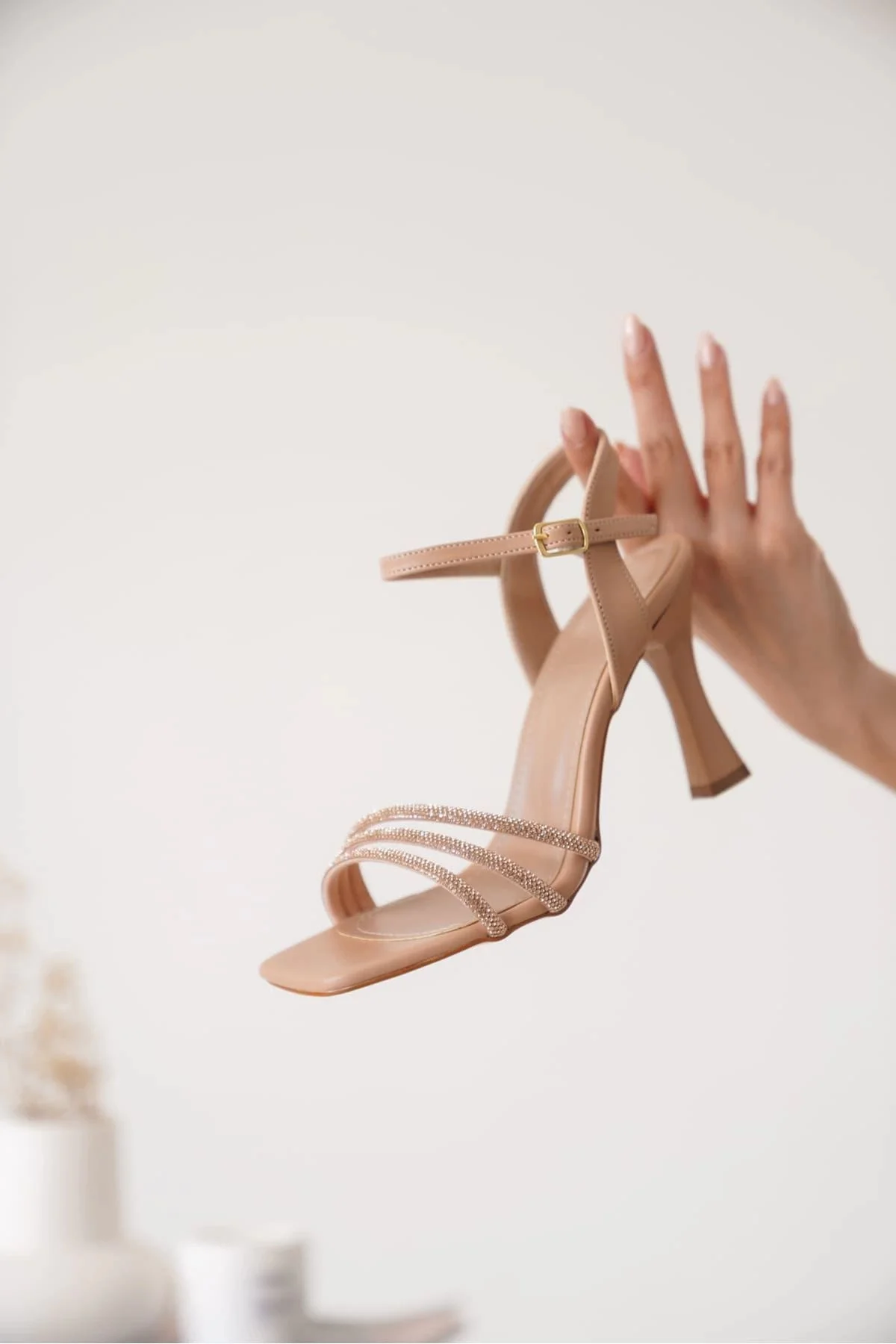 Kalın Topuklu Taşlı Kadın Nude Sandalet TR20MY12D