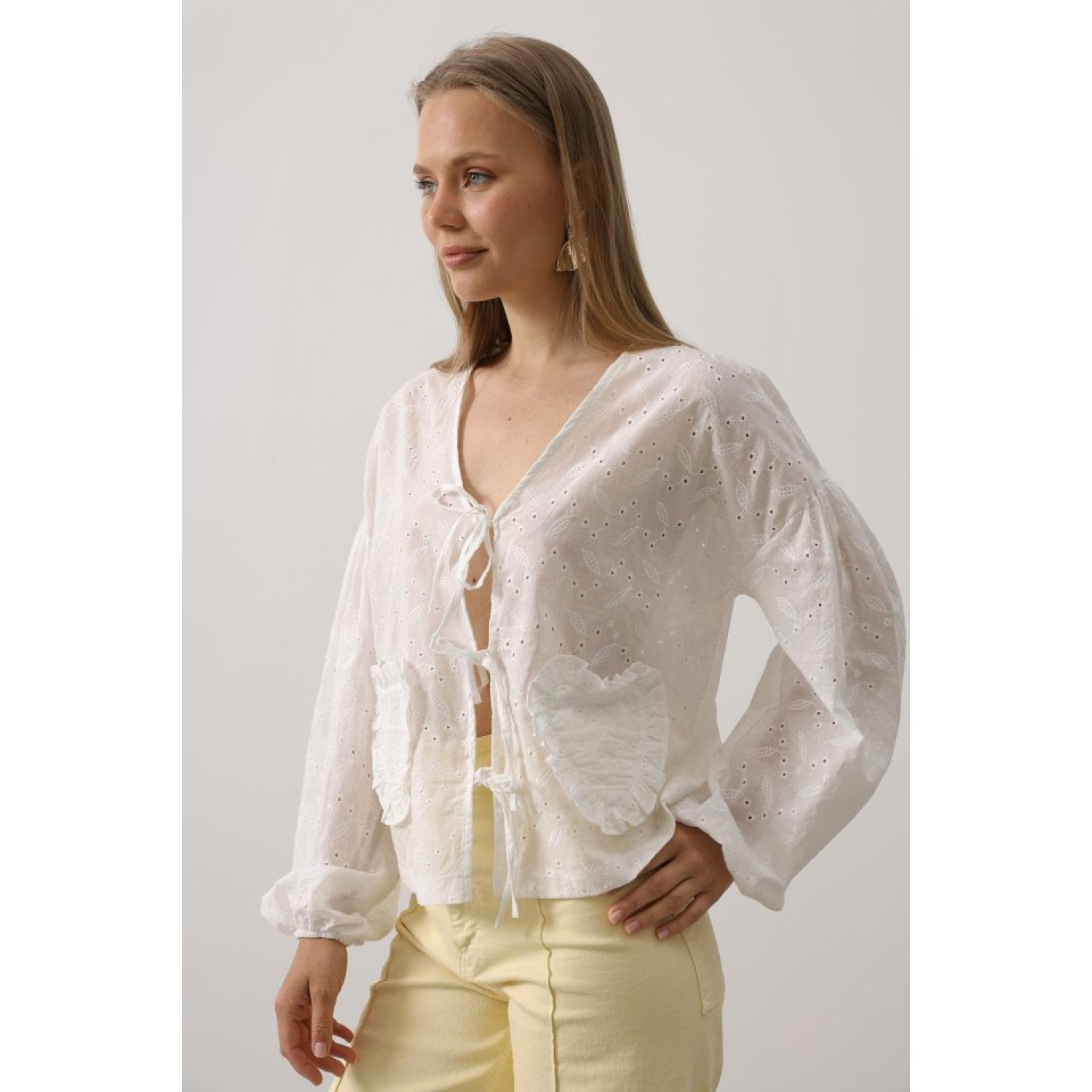 Kalp Detaylı Bağlamalı Lucky Life Kadın Brode Bluz - Beyaz Kalp Detaylı Bağlamalı Lucky Life Kadın Brode Bluz - Beyaz