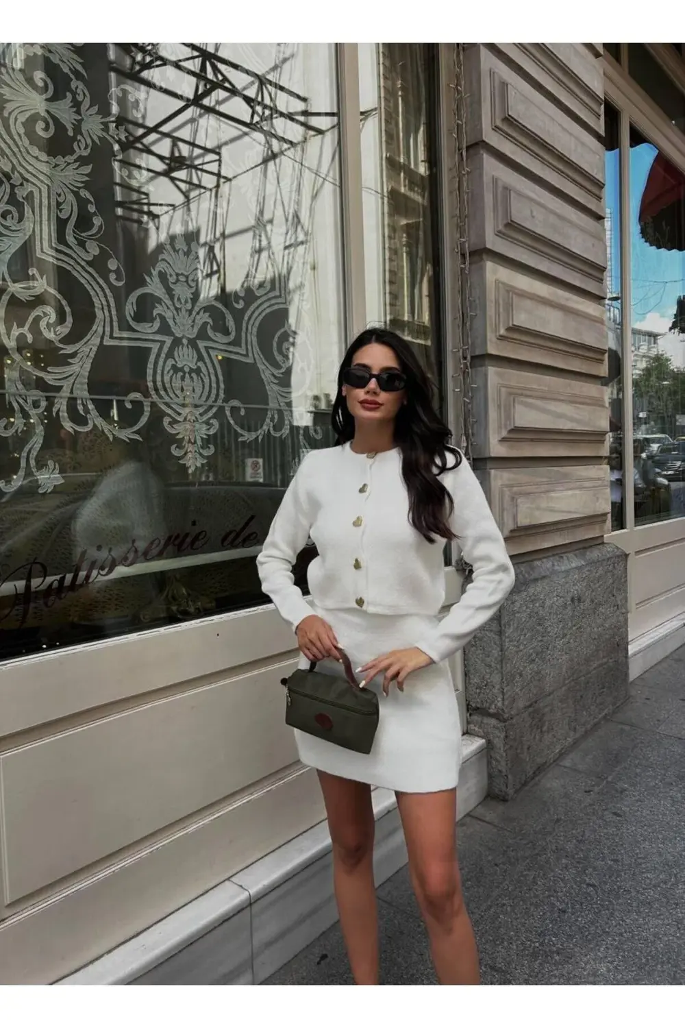 KALP DÜĞMELİ ETEKLİ TRİKO TAKIM GECENİN YILDIZI