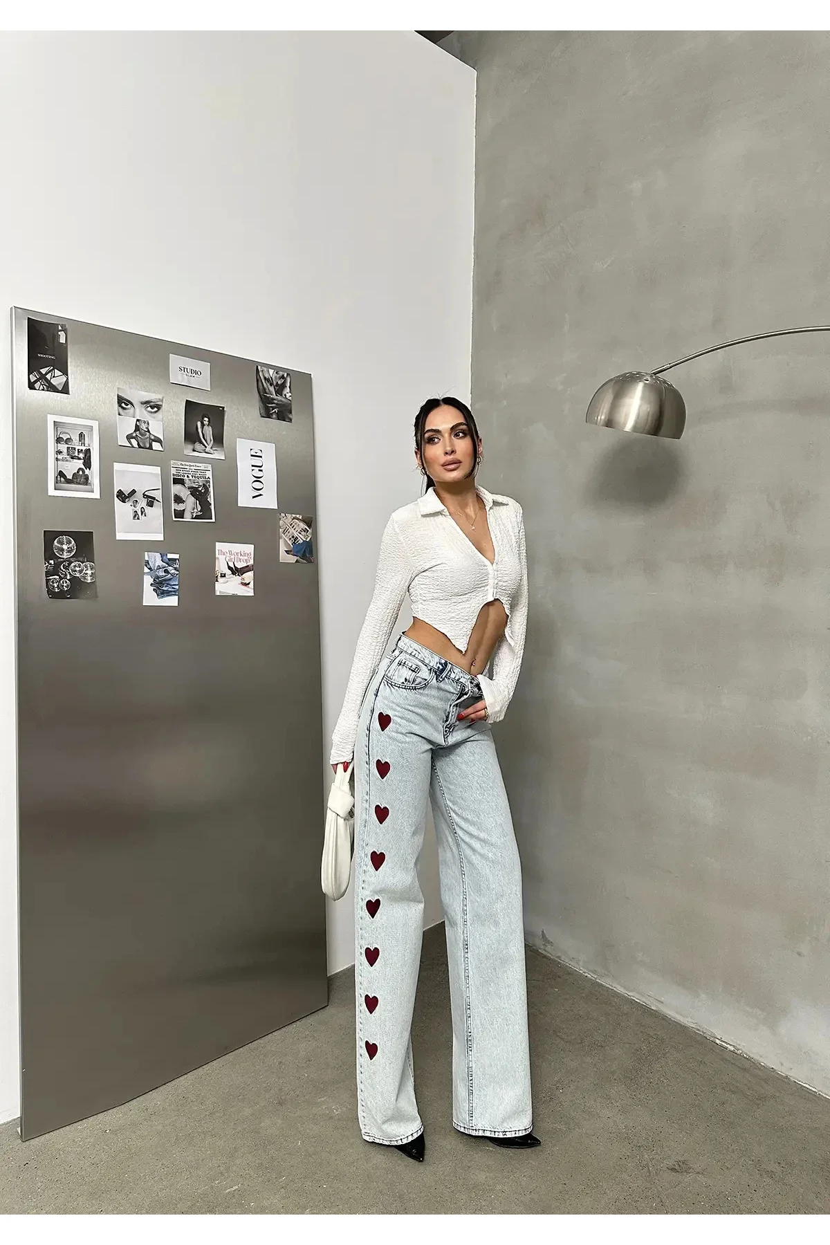 Kalp Nakışlı Mavi Yıkamalı Baggy Jean