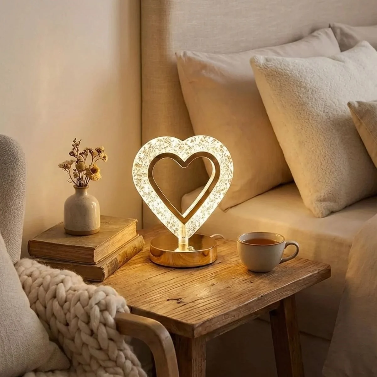 Kalp Şeklinde Kristal Led Masa Lambası – Dokunmatik, 3 Renk Işık Modlu, Şarjlı Mini Dekoratif Gece Lambası Bx40 Fiyatı, Yorumları ve Özellikleri