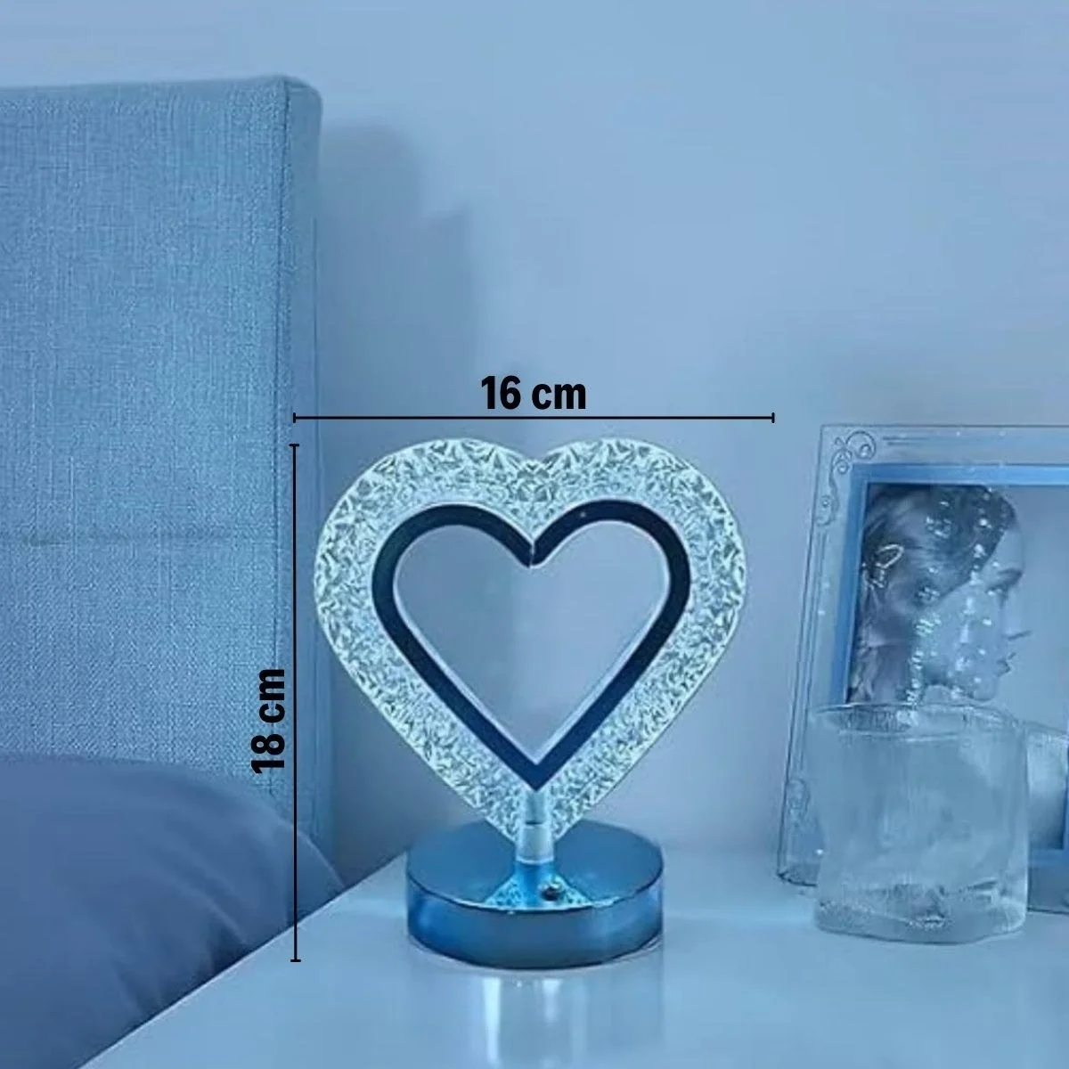 Kalp Şeklinde Kristal Led Masa Lambası – Dokunmatik, 3 Renk Işık Modlu, Şarjlı Mini Dekoratif Gece Lambası Bx40 Fiyatı, Yorumları ve Özellikleri