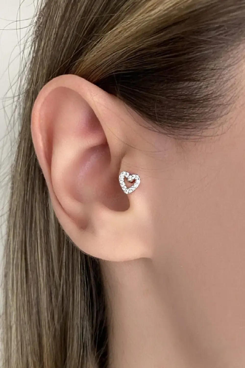 Kalp Titanyum Zirkon Taşlı Tragus - Kıkırdak - Helix Piercing
