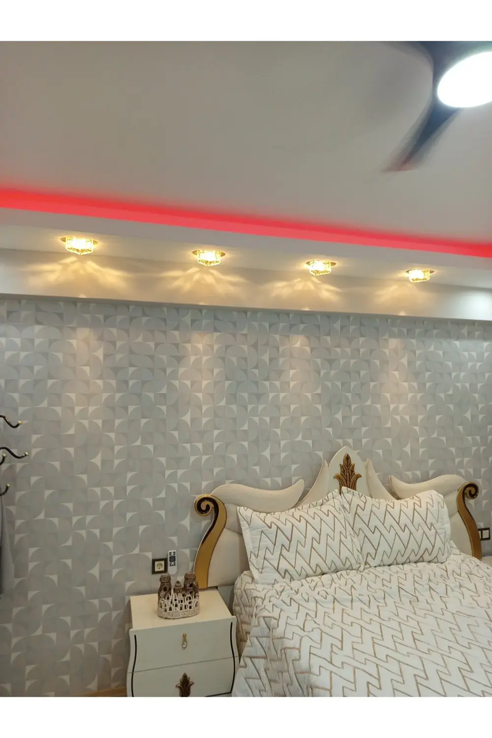 Kalpli spot özel tasarım Gold lazer kesim apex