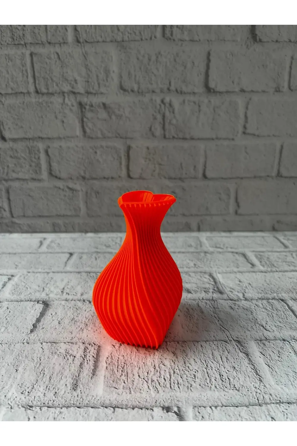 Kalpli Turuncu Dekoratif Vazo 11 cm Modern Şık Masaüstü Aksesuar Kalpli Turuncu Dekoratif Vazo 11 cm Modern Şık Masaüstü Aksesuar