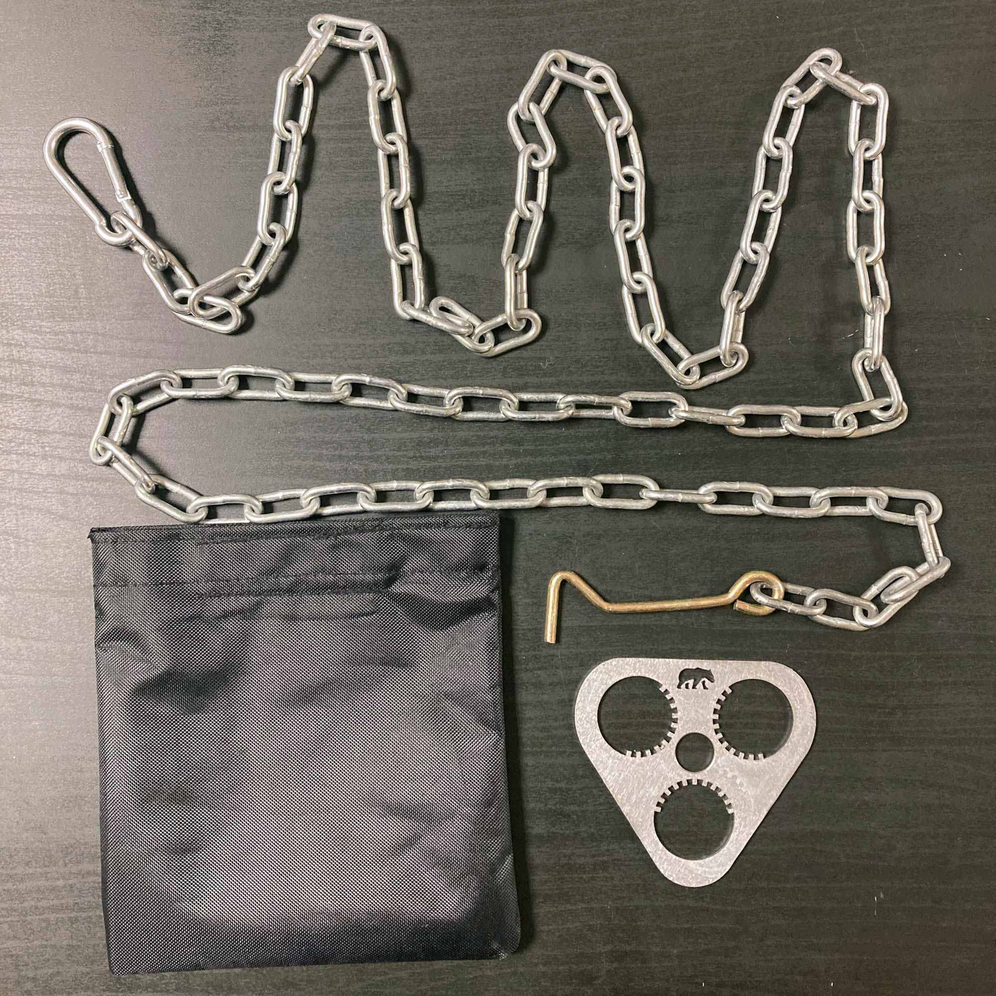 Kamp Ayisi ® Woodplus™ Ayarlanabilir Karabinali Zincirli Üç Ayak A Kamp Ayisi ® Woodplus™ Ayarlanabilir Karabinali Zincirli Üç Ayak A