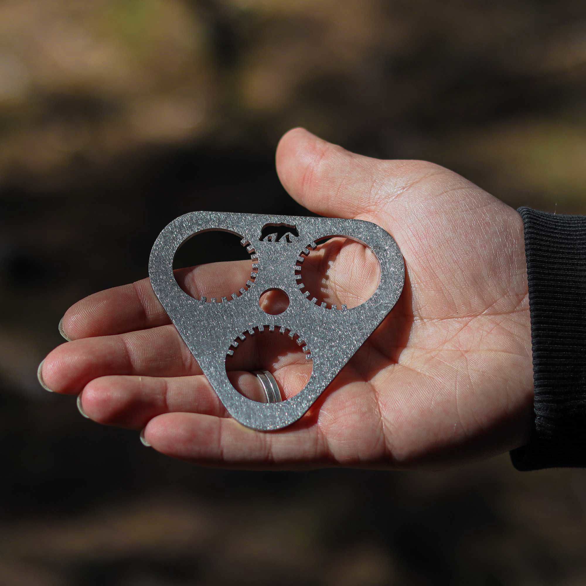 Kamp Ayisi ® Woodplus™ Ayarlanabilir Karabinali Zincirli Üç Ayak A Kamp Ayisi ® Woodplus™ Ayarlanabilir Karabinali Zincirli Üç Ayak A