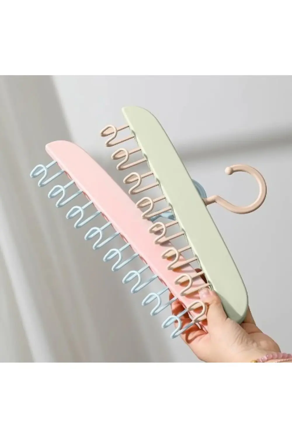 KANCALI VE YAPIŞKANLI DOLAP ASKISI