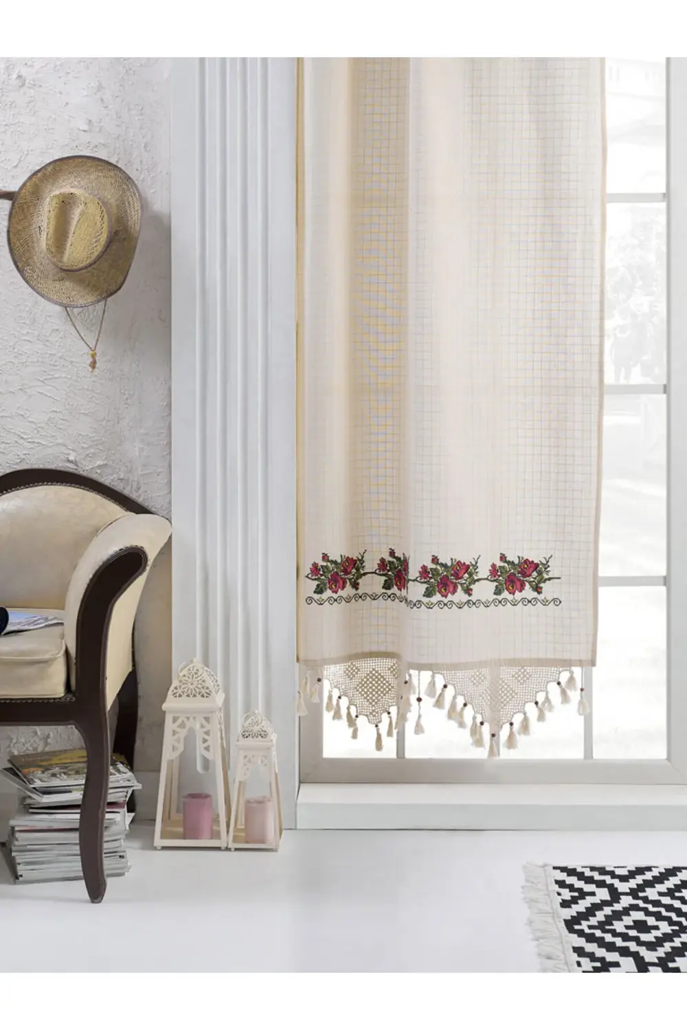 Kaneviçe nakışlı perde