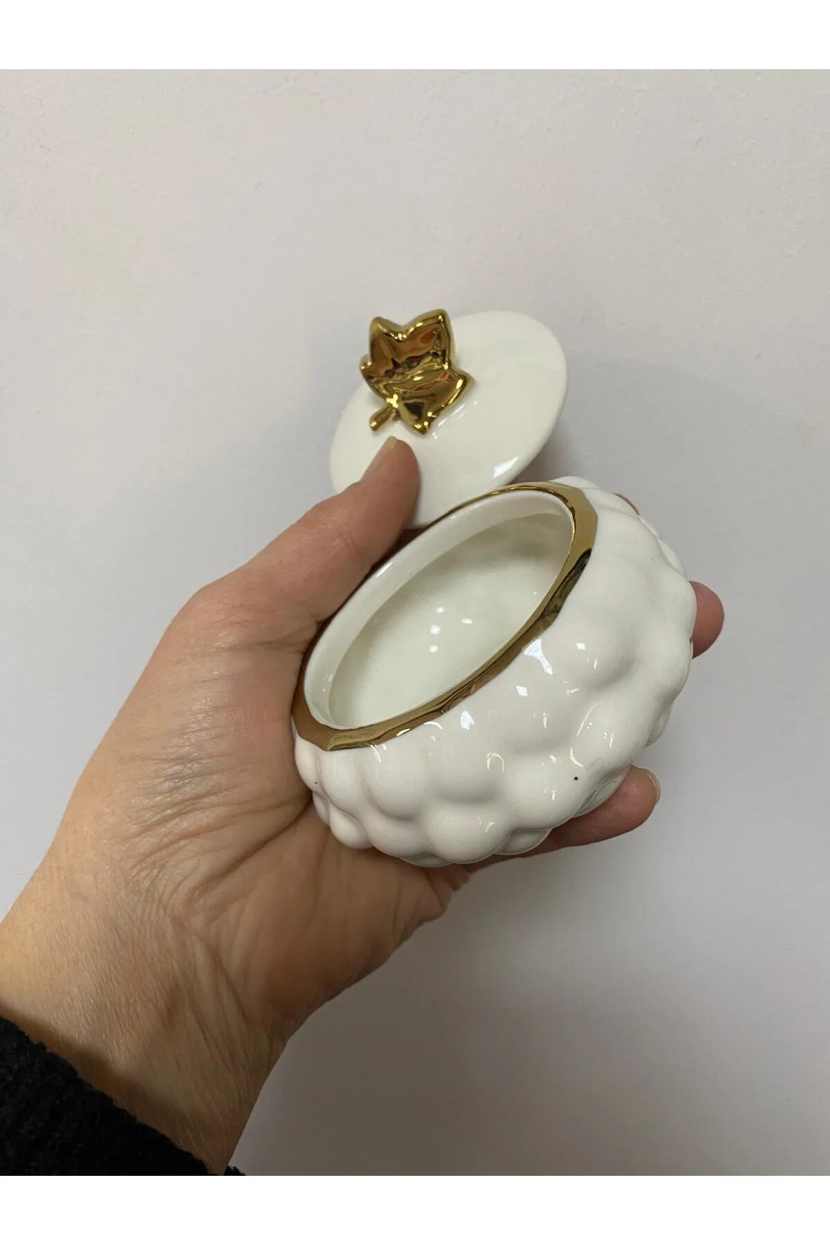 Kapaklı Porselen Yaldızlı Üzüm Kase 8 CM