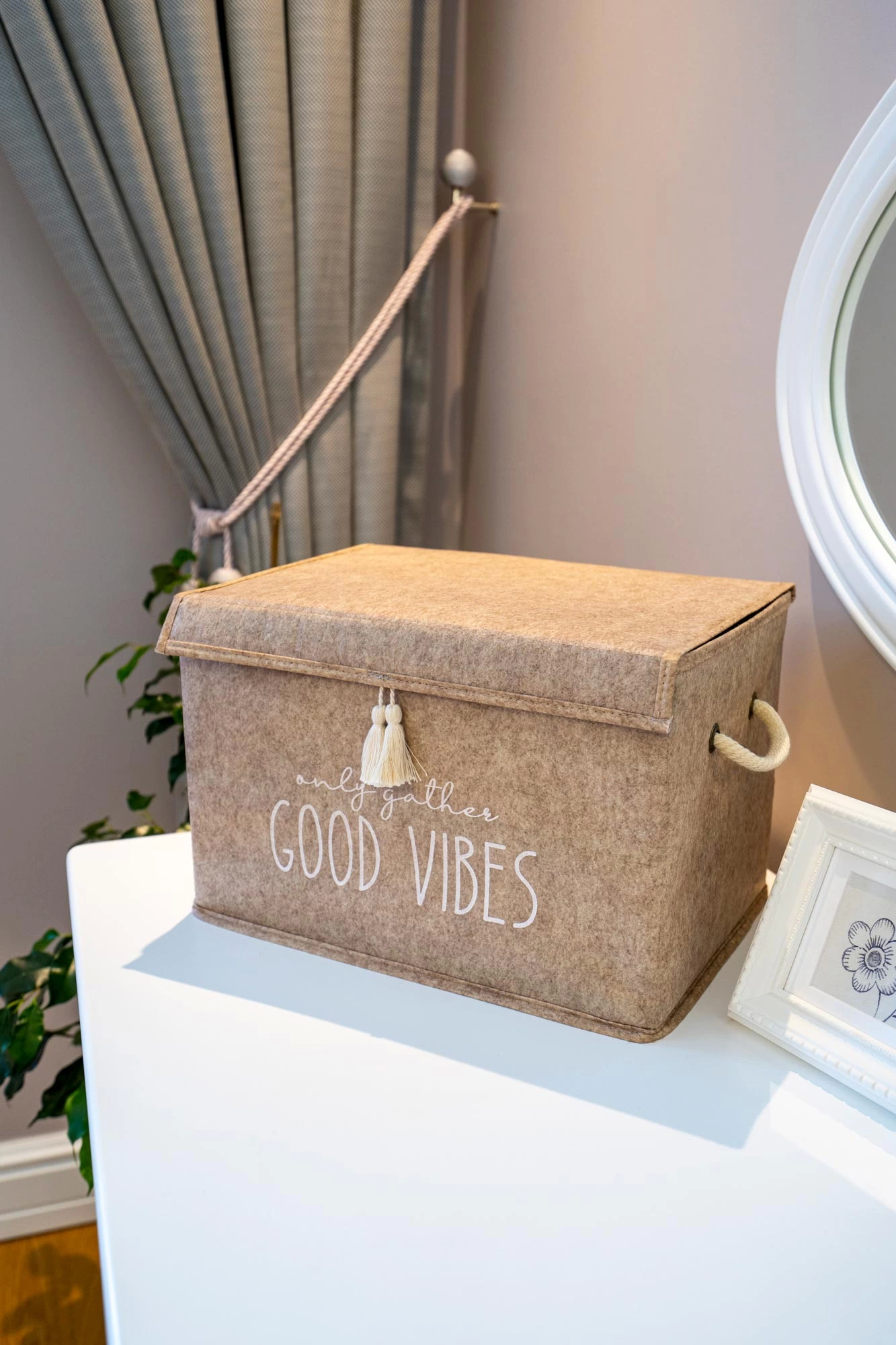 Kapaklı Püskül Detaylı Düzenleyici Çok Amaçlı Organizer Keçe Sepe