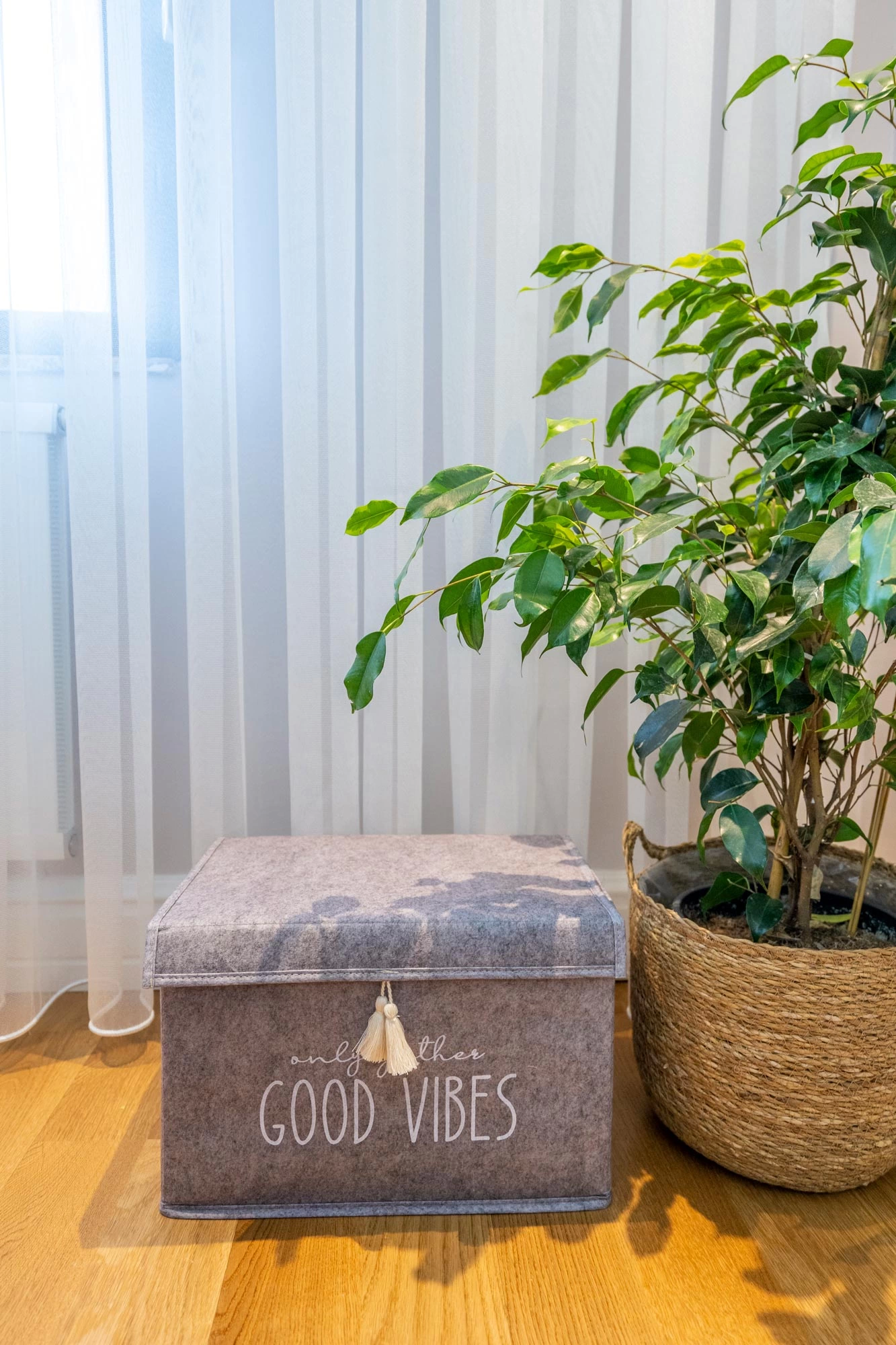 Kapaklı Püskül Detaylı Düzenleyici Çok Amaçlı Organizer Keçe Sepe