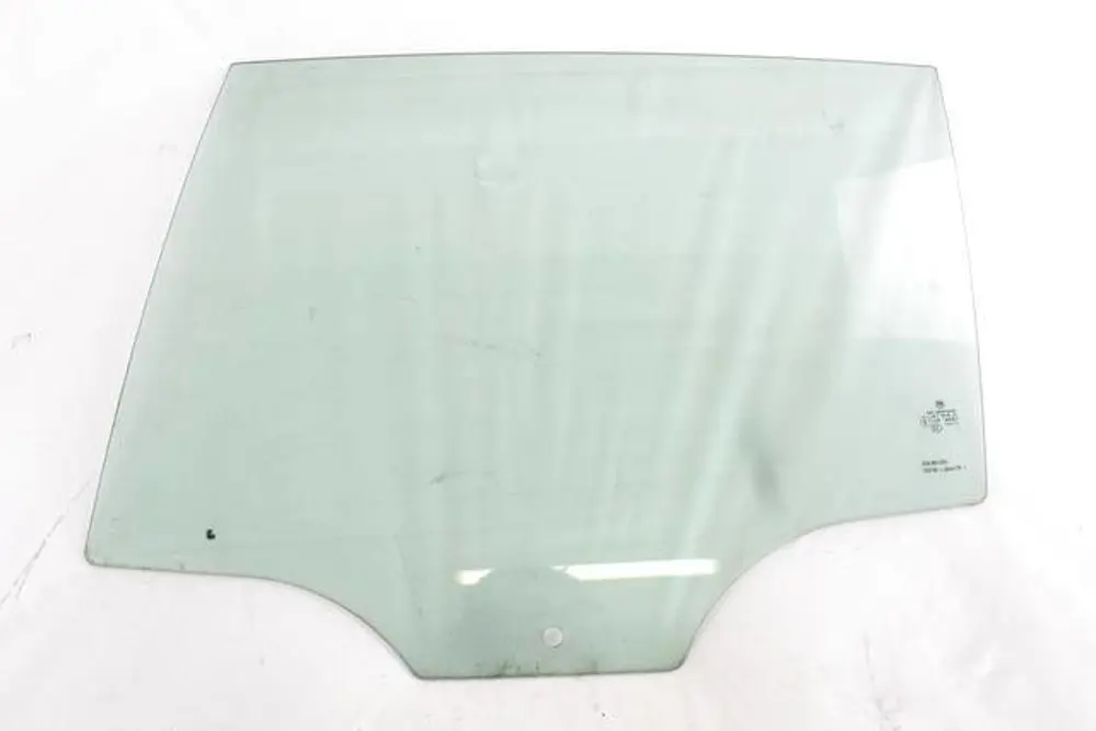 Kapı Camı (Sol Arka)(VW Orjinal)(5G6845025)(VW Golf 7)