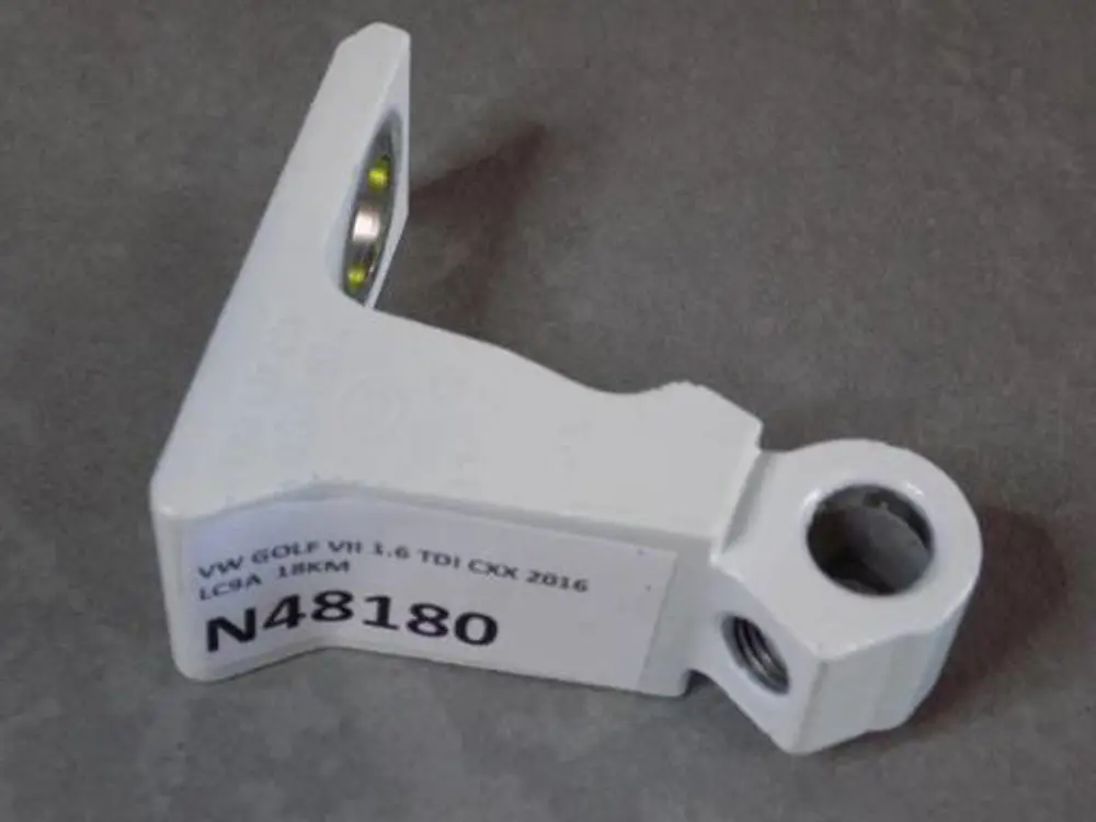 Kapı Menteşesi (VW Orjinal)(8K0831401K)(SKODA Fabia Rapid VW Golf