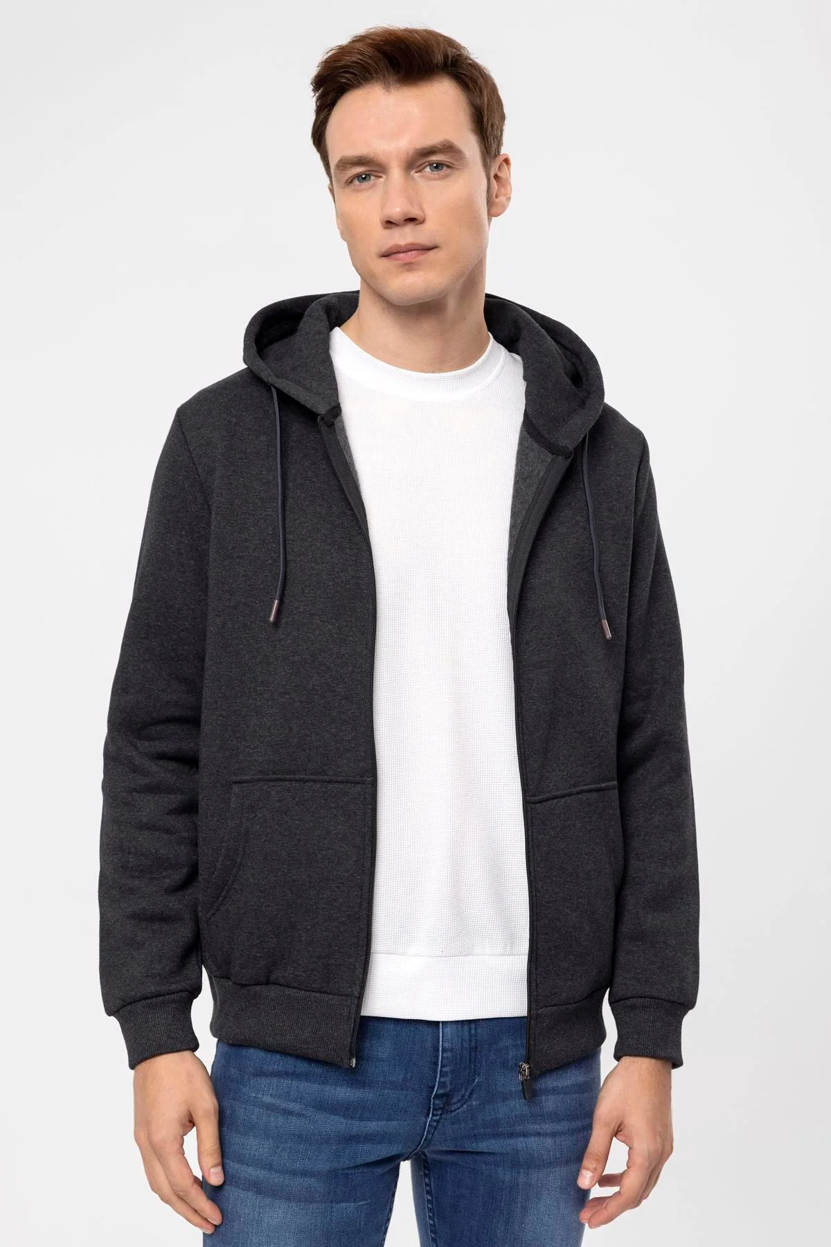 Kapişonlu Yaka Regular Kalıp Düz Sweatshirt Kapişonlu Yaka Regular Kalıp Düz Sweatshirt