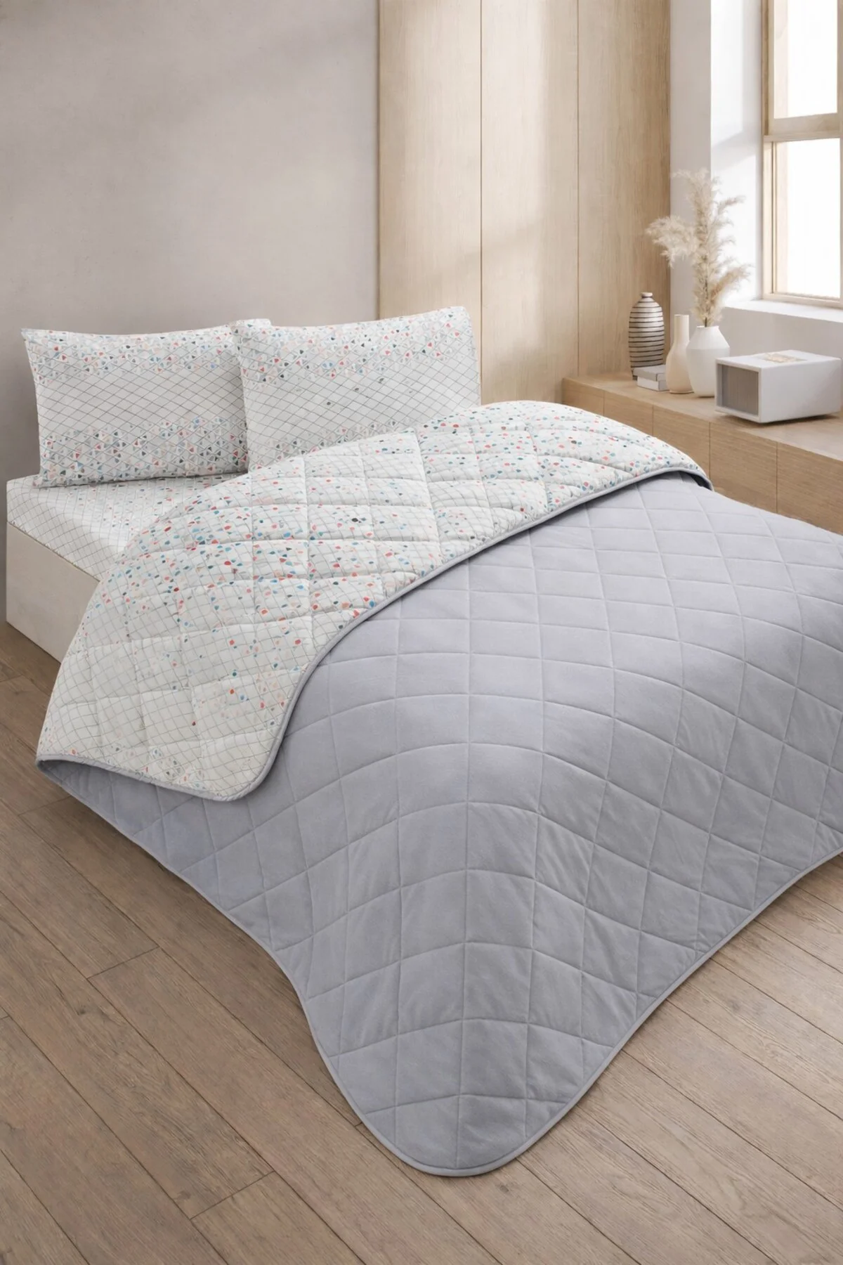 Kapitoneli Çift Kişilik Desenli Pike - Yatak Örtüsü Takımı 200x230 cm - 2 Adet Yastık Kılıflı
