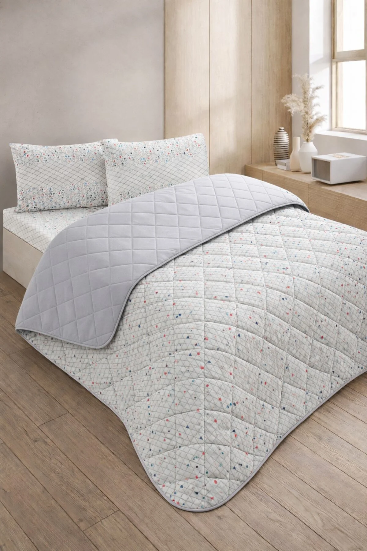 Kapitoneli Çift Kişilik Desenli Pike - Yatak Örtüsü Takımı 200x230 cm - 2 Adet Yastık Kılıflı