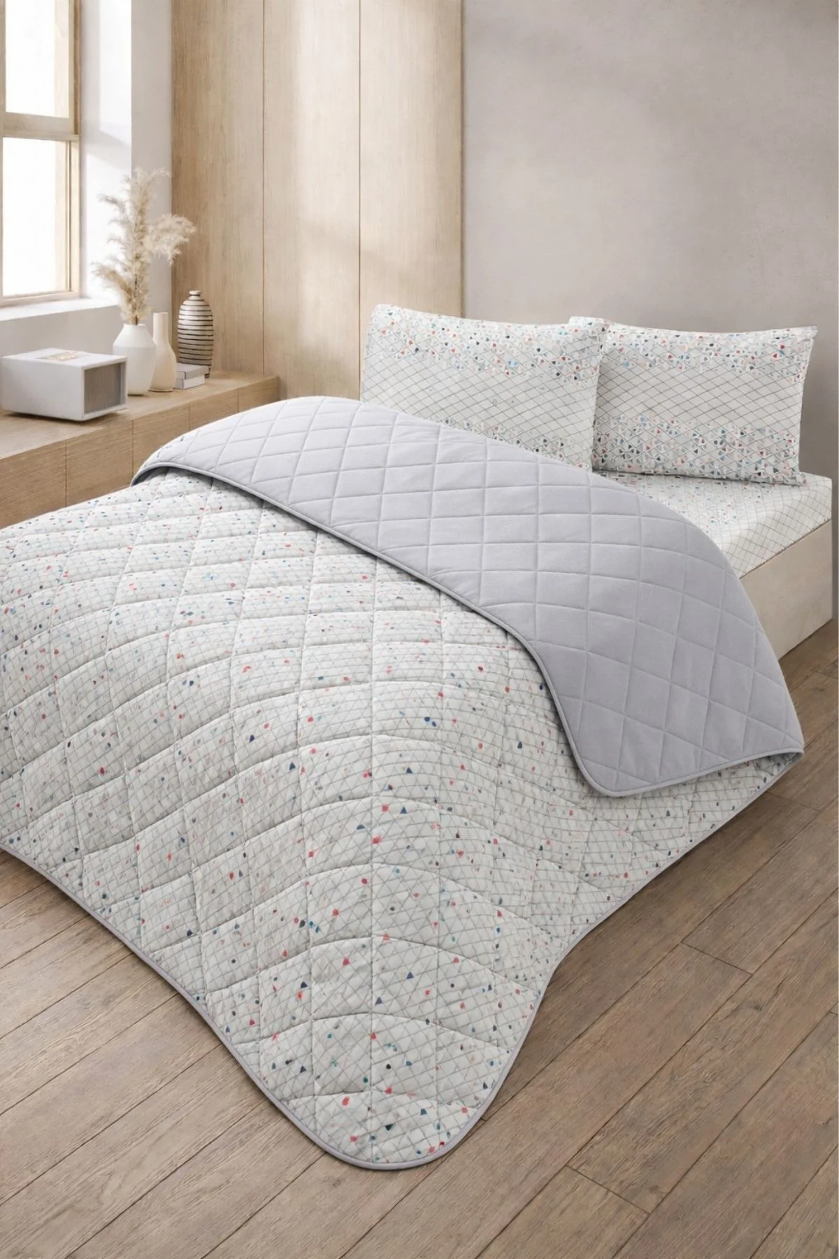 Kapitoneli Çift Kişilik Desenli Pike - Yatak Örtüsü Takımı 200x230 cm - 2 Adet Yastık Kılıflı