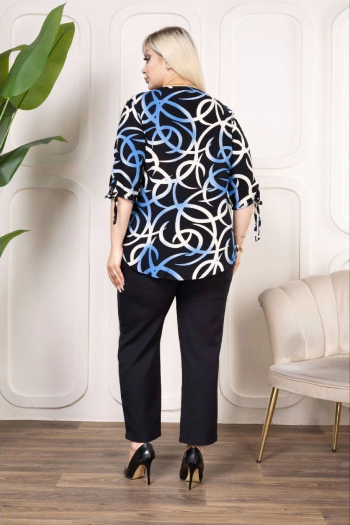 Kapri Kol Püsküllü Bluz - Desenli