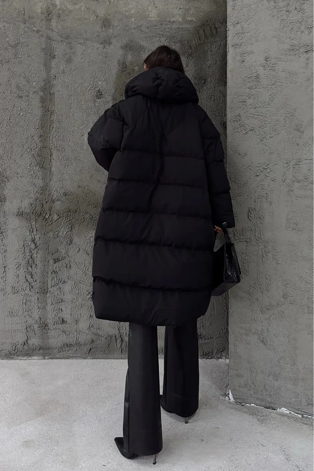 Kapüşonlu Uzun Oversize Şişme Kadın Mont - Siyah