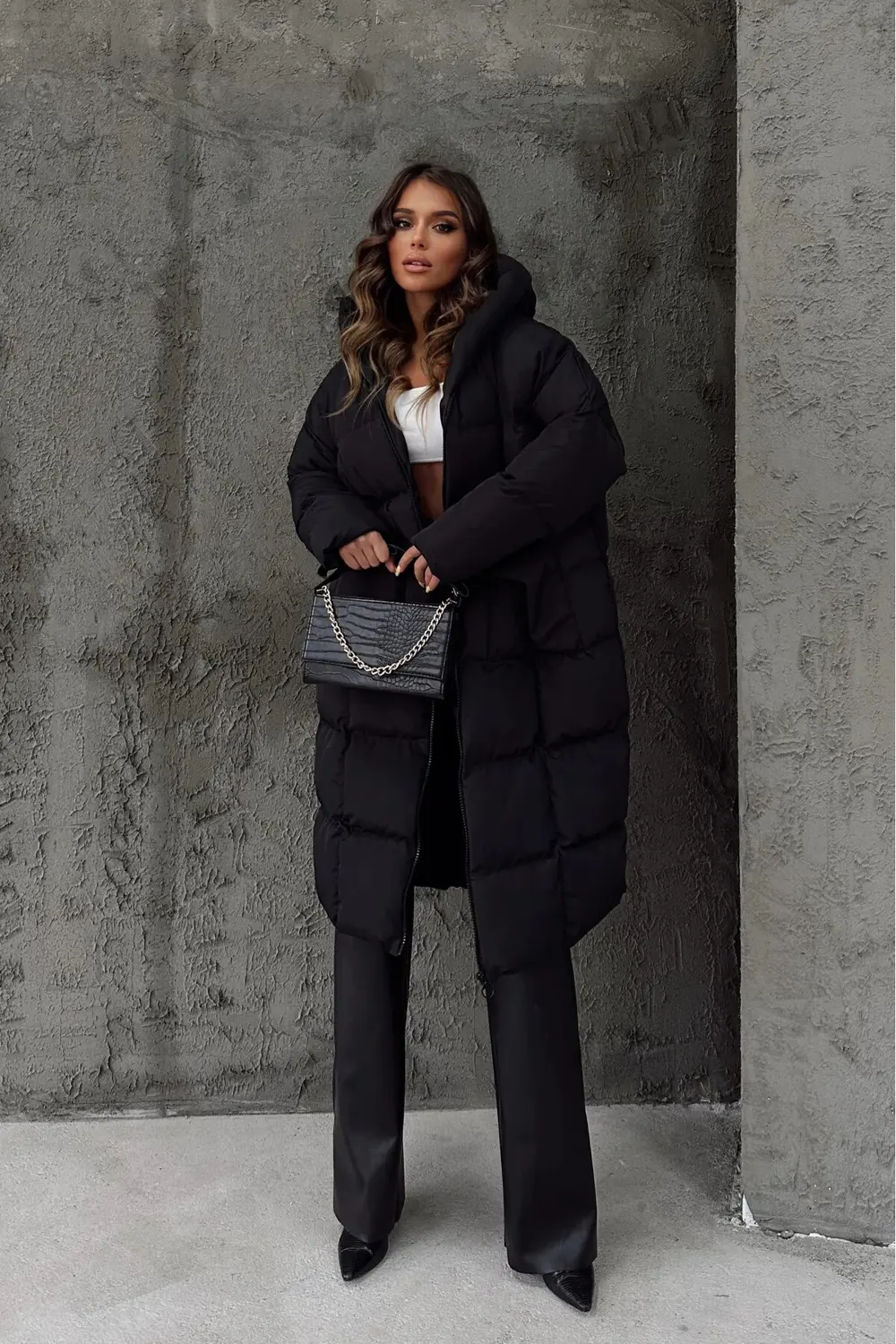 Kapüşonlu Uzun Oversize Şişme Kadın Mont - Siyah