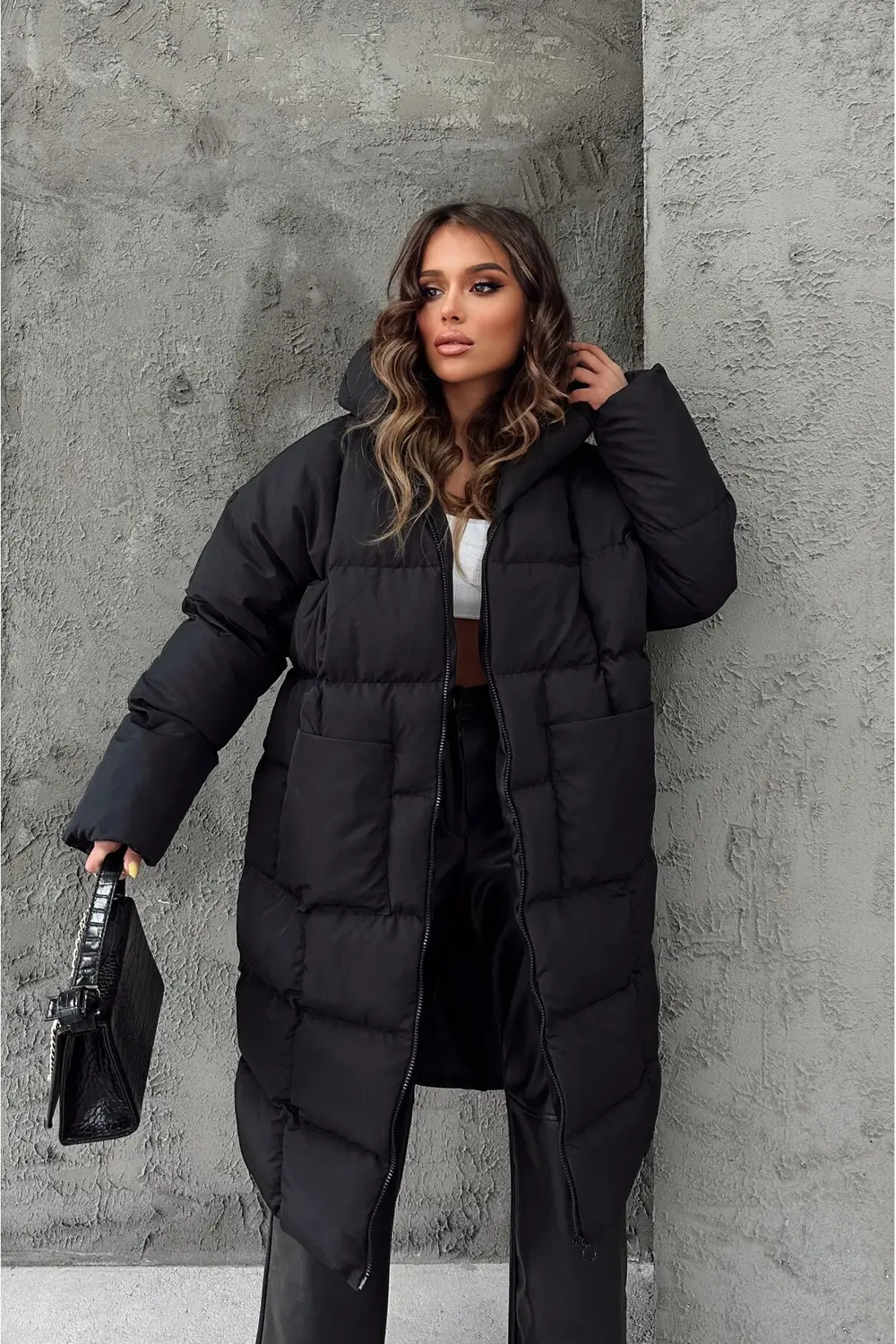 Kapüşonlu Uzun Oversize Şişme Kadın Mont - Siyah