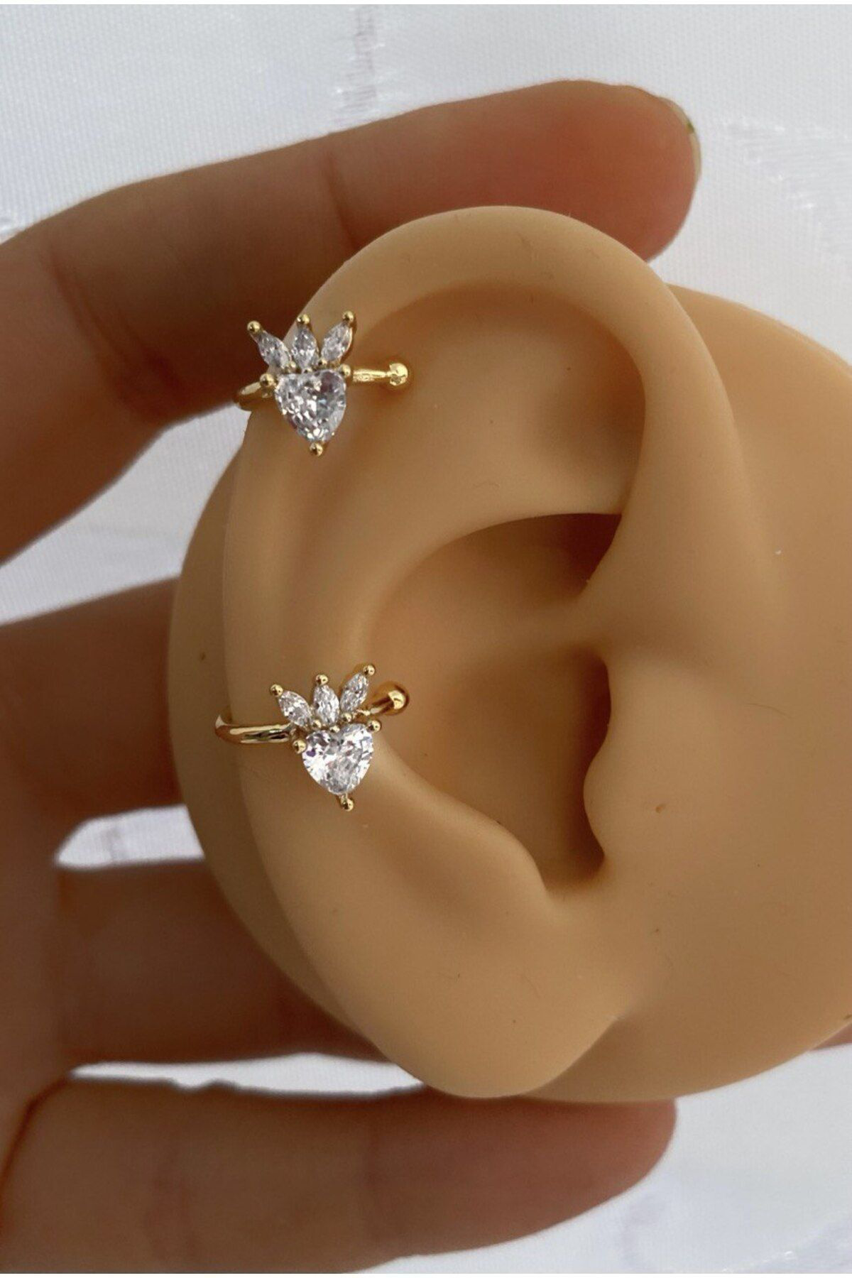 Arescollection Kararmaz Zirkon Taşli Kalp Earcuff Sıkıştırmalı Kıkırdak Conch Or