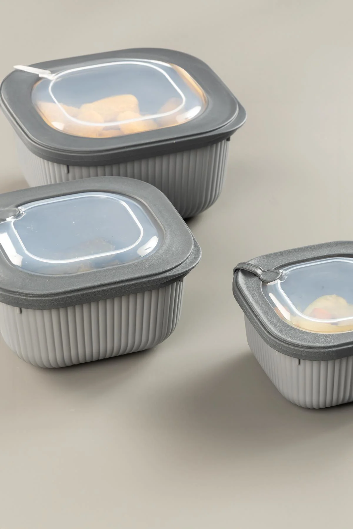 Kare 3 Parça Vakumlu Sızdırmaz Hava Almaz Saklama Kabı Seti Füme (1800/1100/600 Ml)