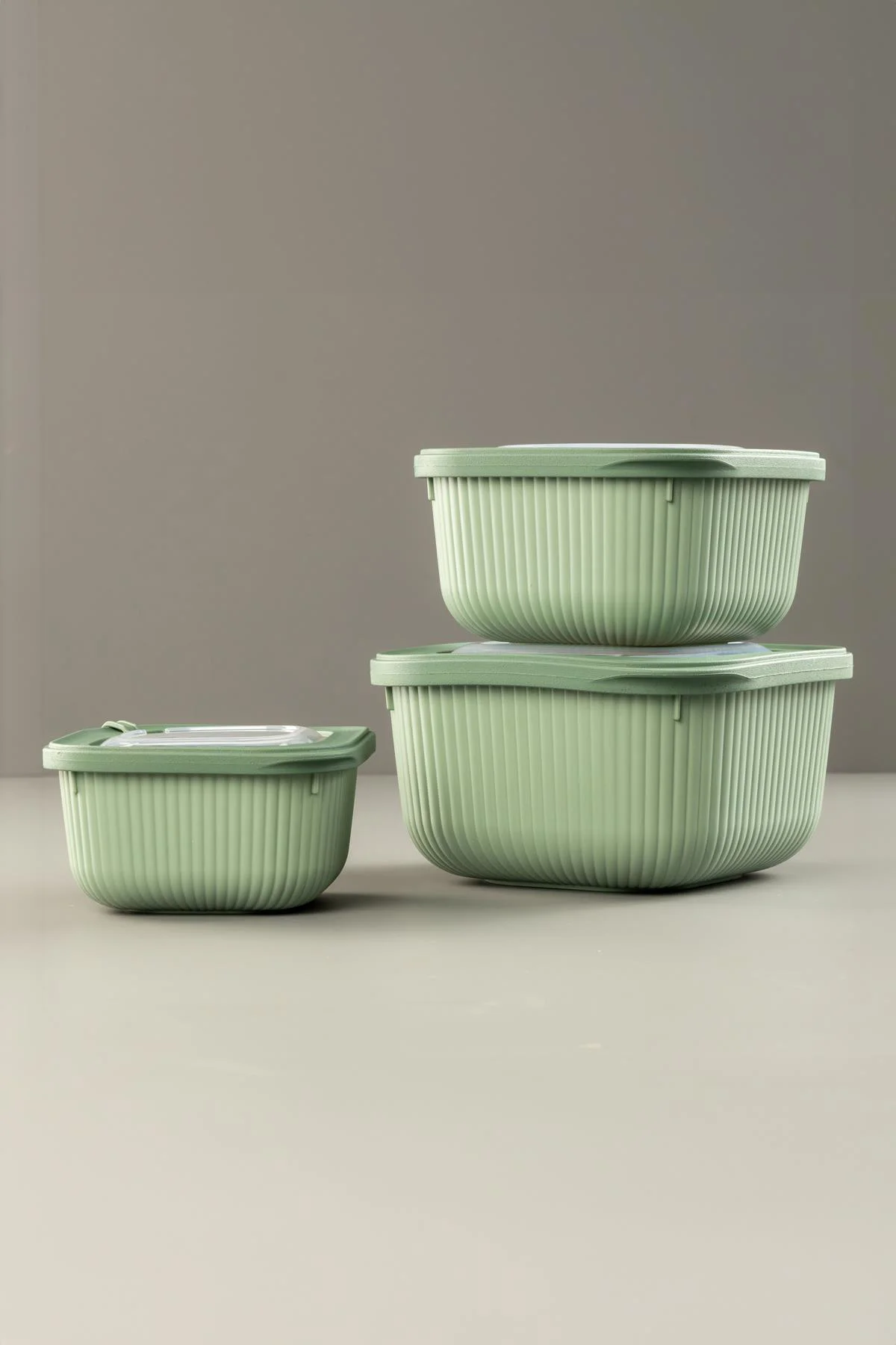 Kare 3 Parça Vakumlu Sızdırmaz Hava Almaz Saklama Kabı Seti Yeşil (1800/1100/600 Ml) Kare 3 Parça Vakumlu Sızdırmaz Hava Almaz Saklama Kabı Seti Yeşil (1800/1100/600 Ml)