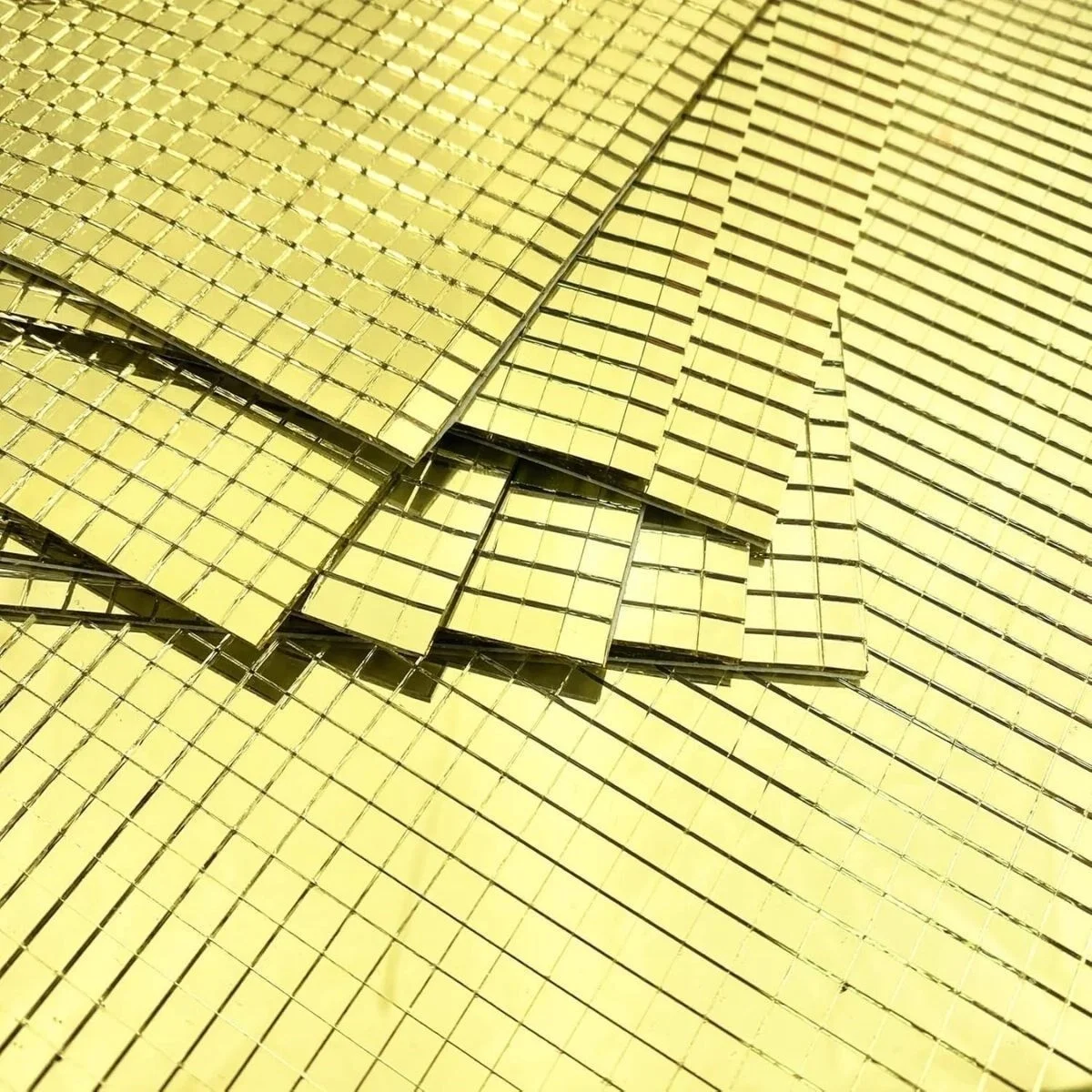 Kare Gold Cam Mozaik Fayans Çıkartmaları El İşi Kare Cam Fayans Kendinden Yapışkanlı Aynalı Dekor Panel 30x30 Cm Kare Gold Cam Mozaik Fayans Çıkartmaları El İşi Kare Cam Fayans Kendinden Yapışkanlı Aynalı Dekor Panel 30x30 Cm